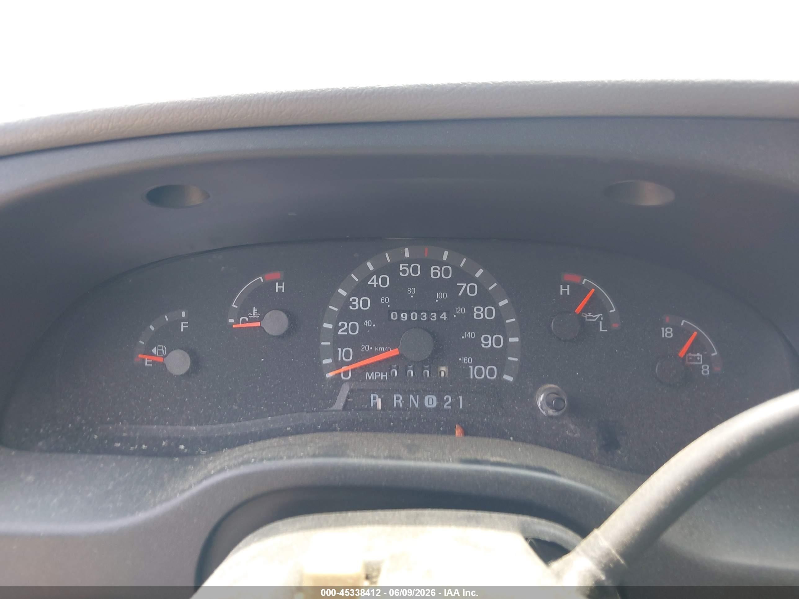 1997 Ford Club Wagon Xl/xlt White vin: 1FBJS31L5VHA48275