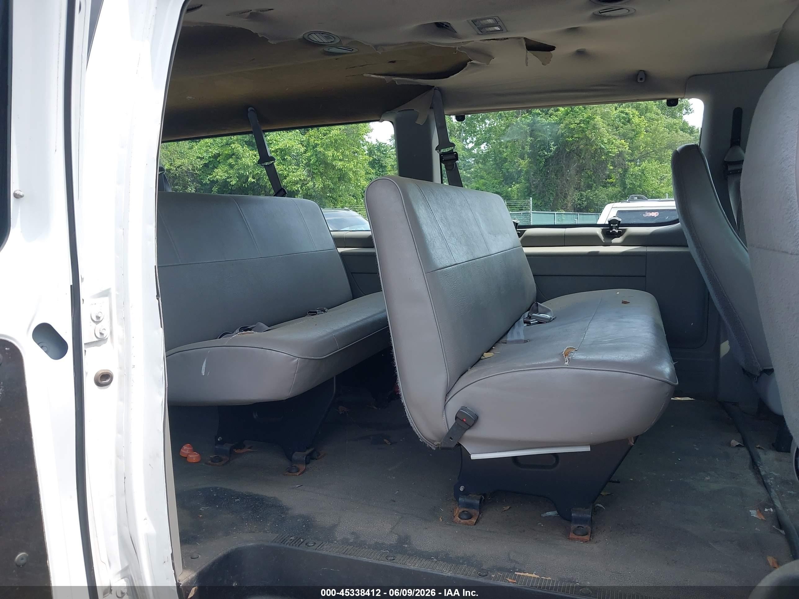 1997 Ford Club Wagon Xl/xlt White vin: 1FBJS31L5VHA48275