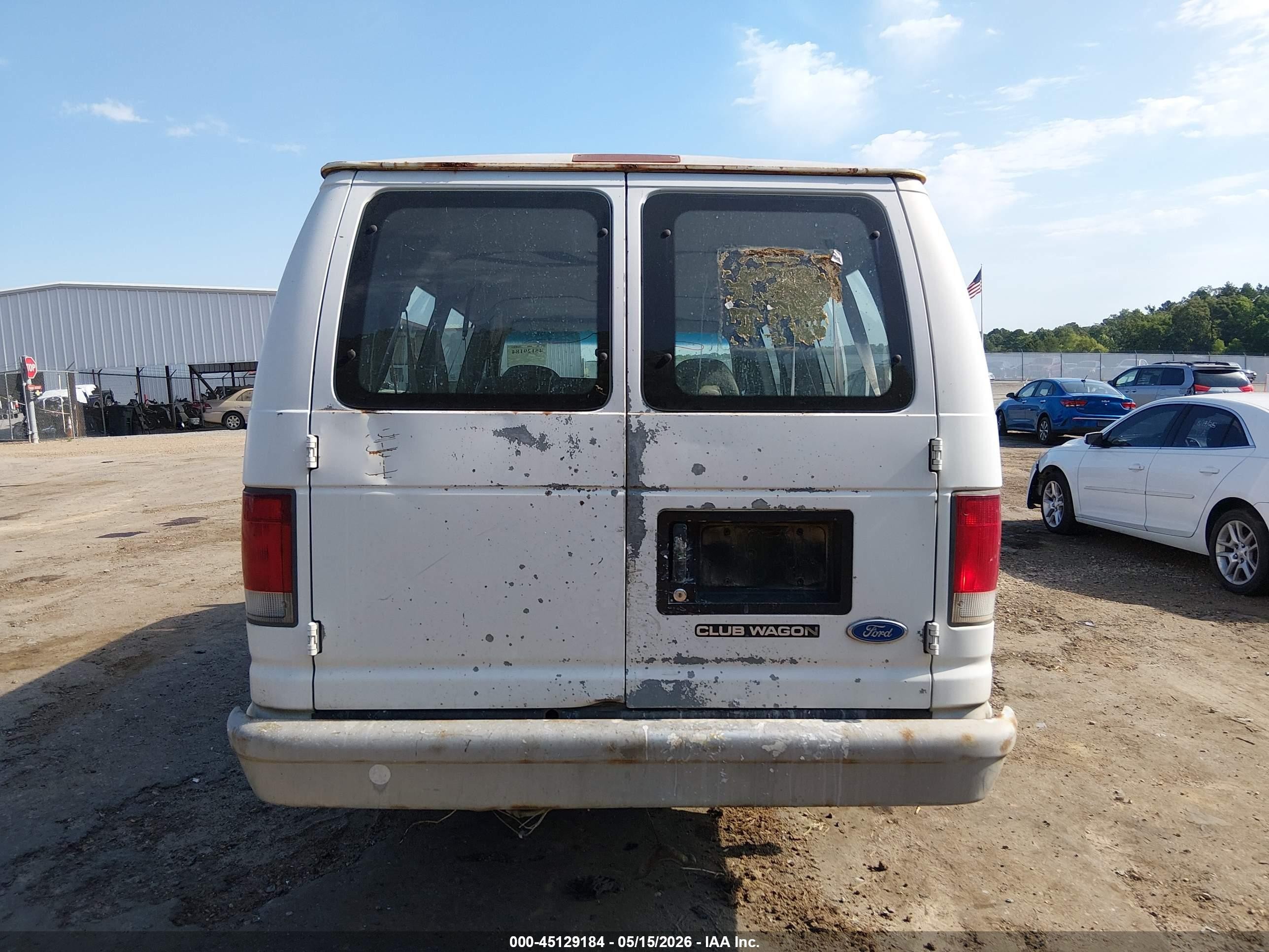 1997 Ford Club Wagon Xl/xlt White vin: 1FBJS31L5VHB79870