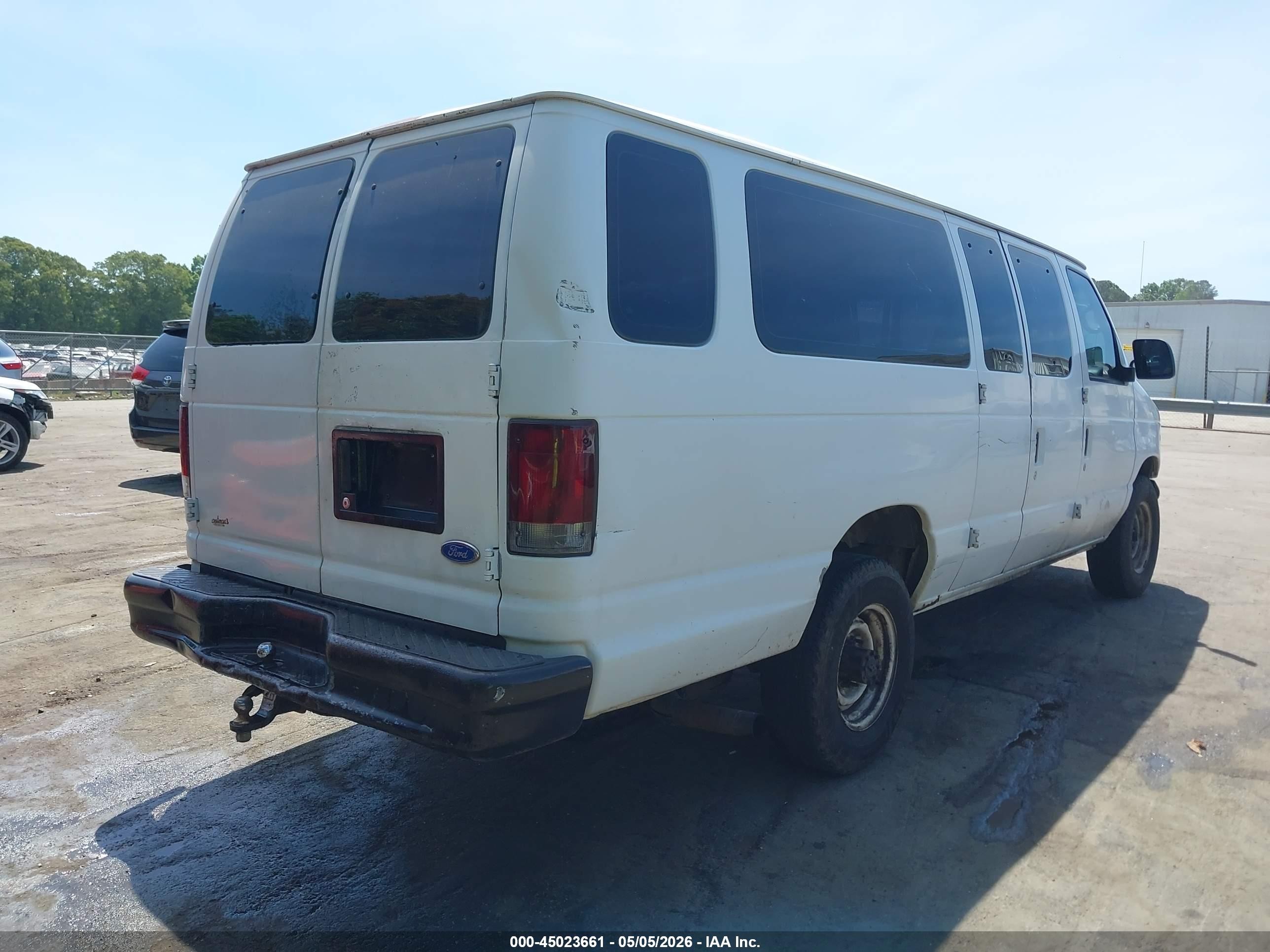 1997 Ford Club Wagon Xl/xlt White vin: 1FBJS31L8VHA56323