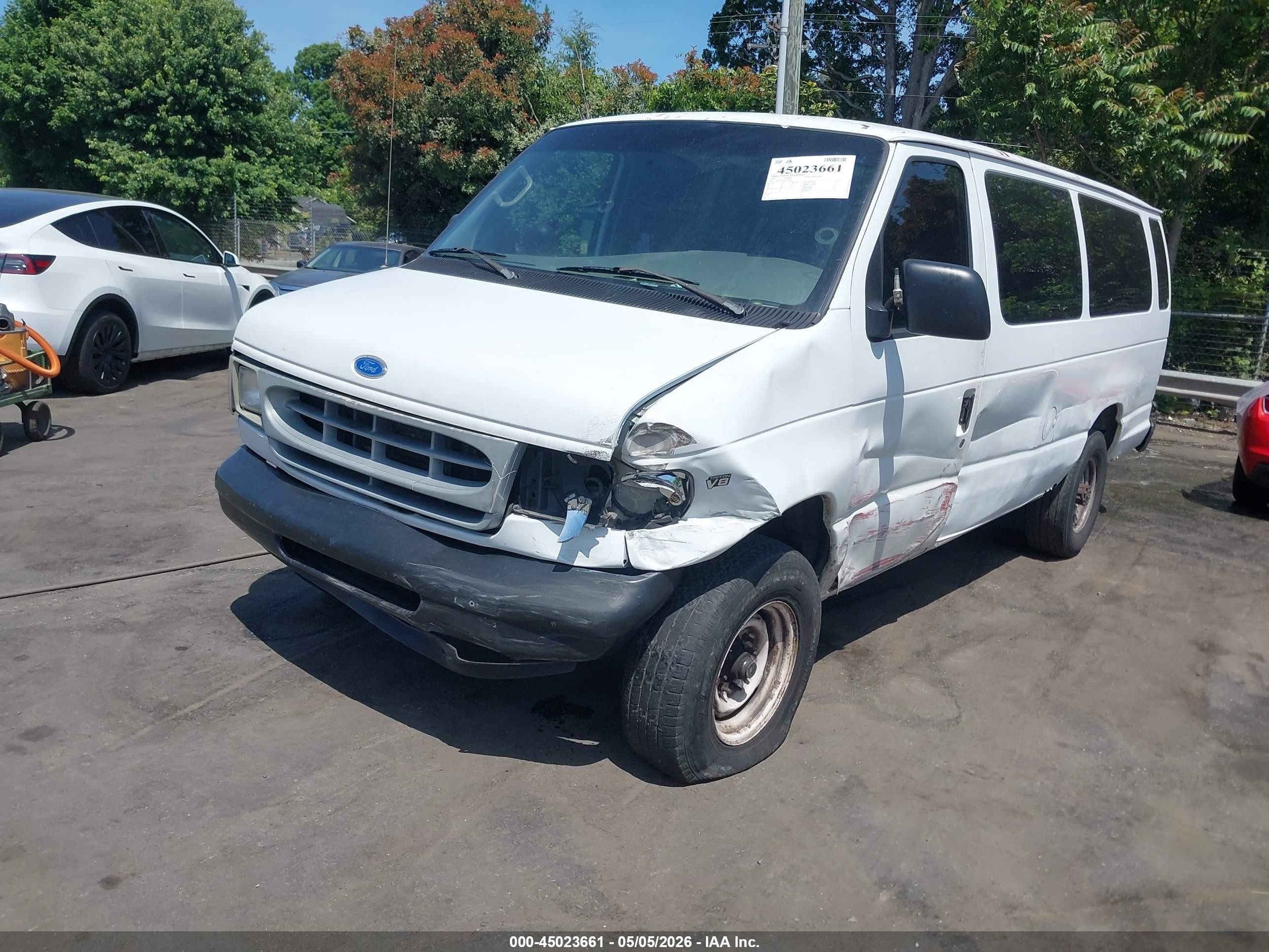 1997 Ford Club Wagon Xl/xlt White vin: 1FBJS31L8VHA56323