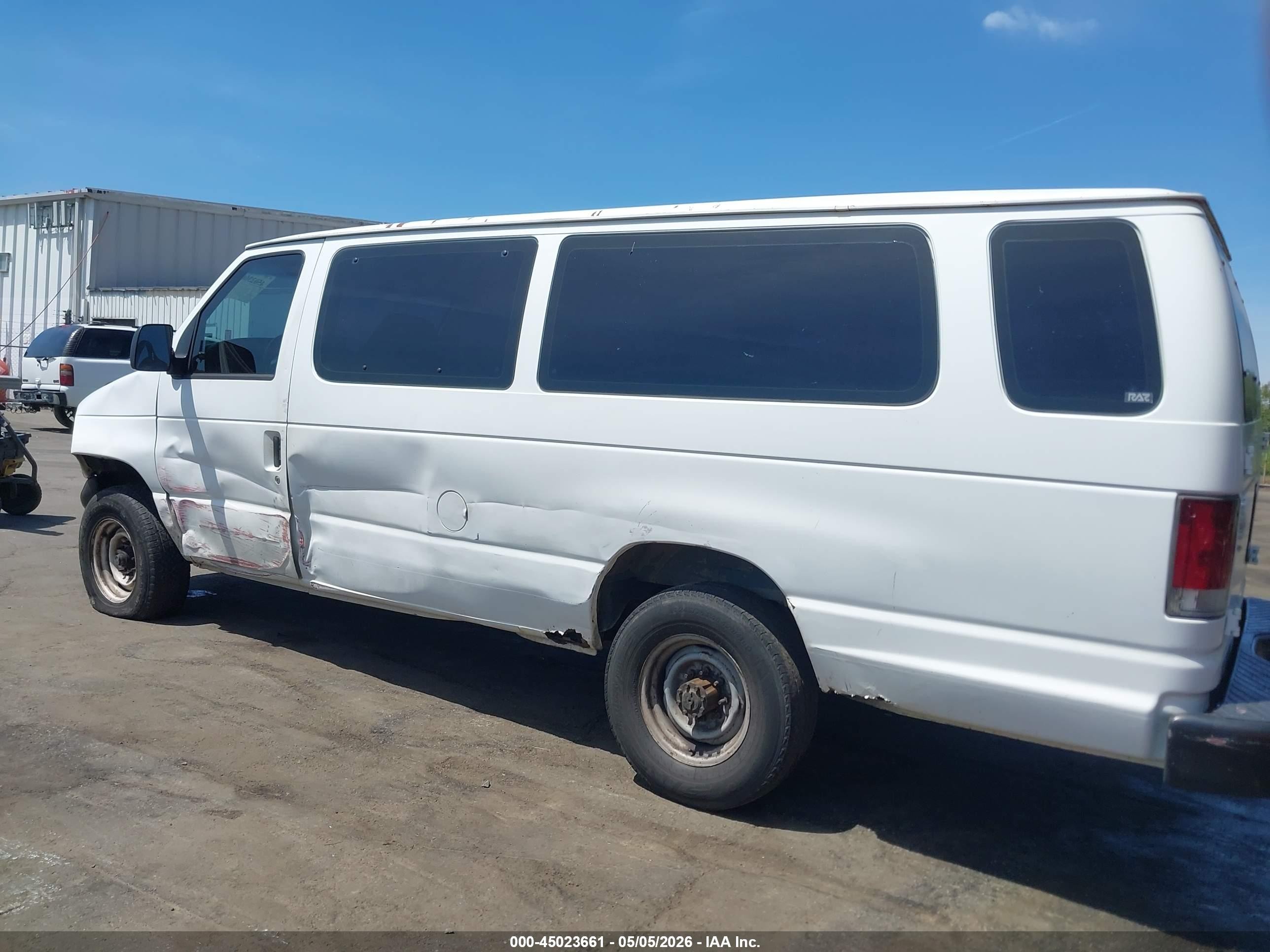 1997 Ford Club Wagon Xl/xlt White vin: 1FBJS31L8VHA56323