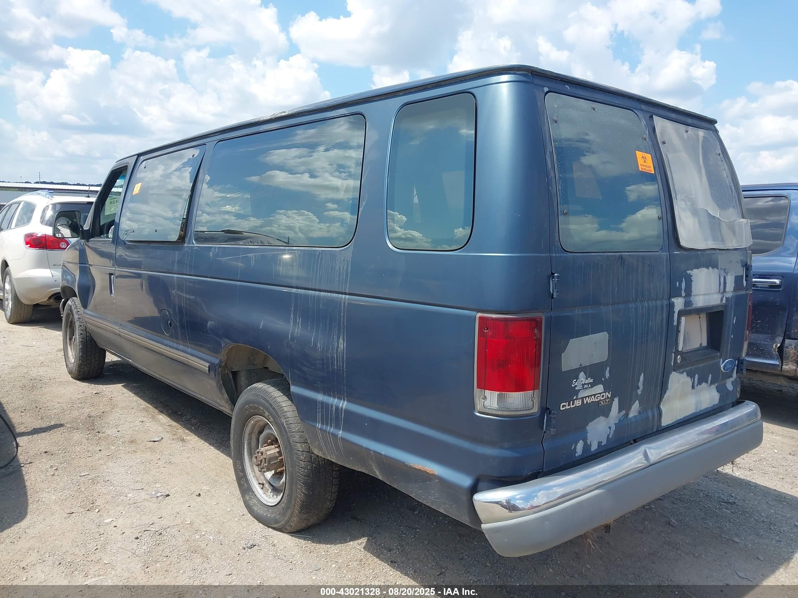 1997 Ford Club Wagon Xl/xlt Blue vin: 1FBJS31S0VHB16389