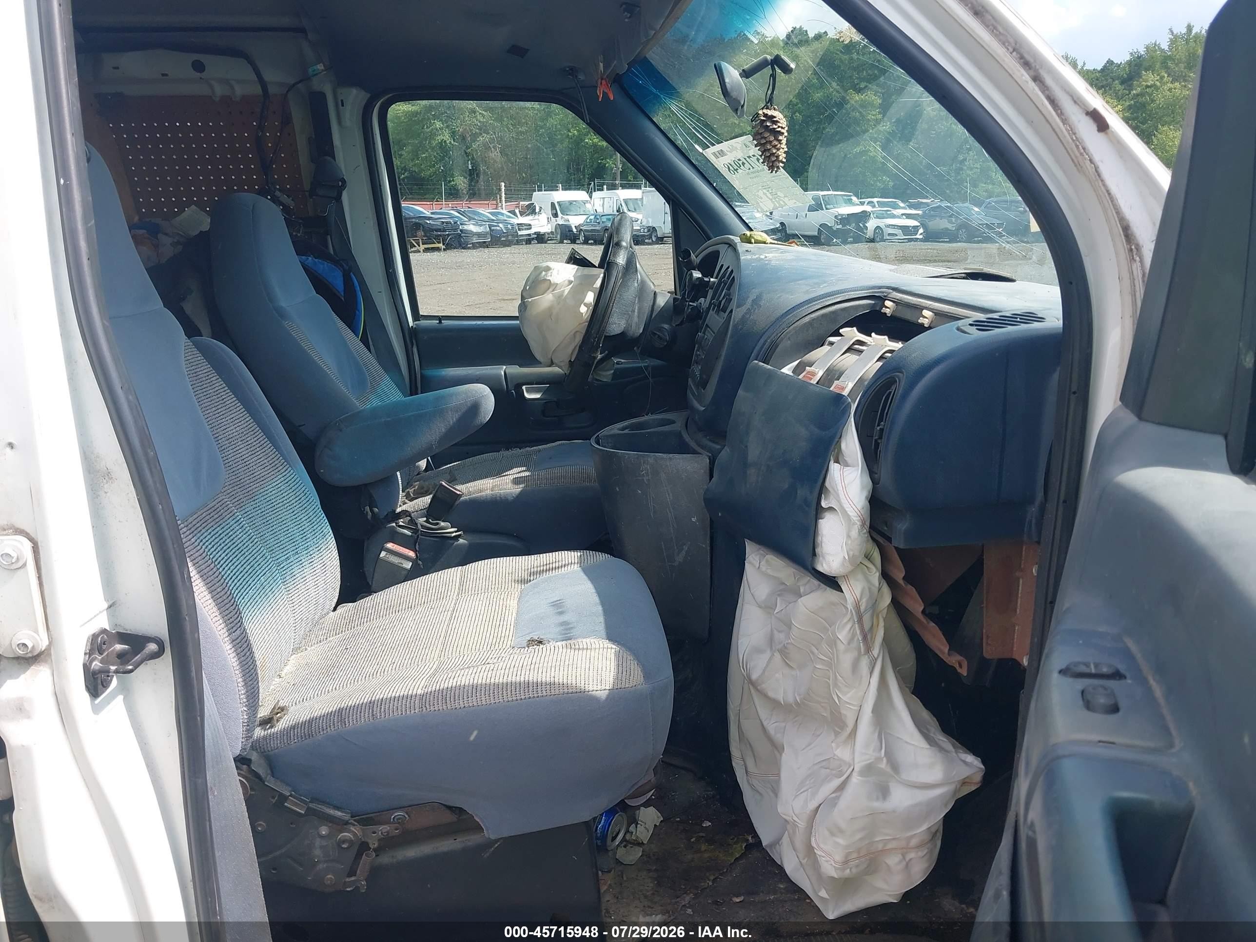 1997 Ford Club Wagon Xl/xlt White vin: 1FBJS31S4VHB86140