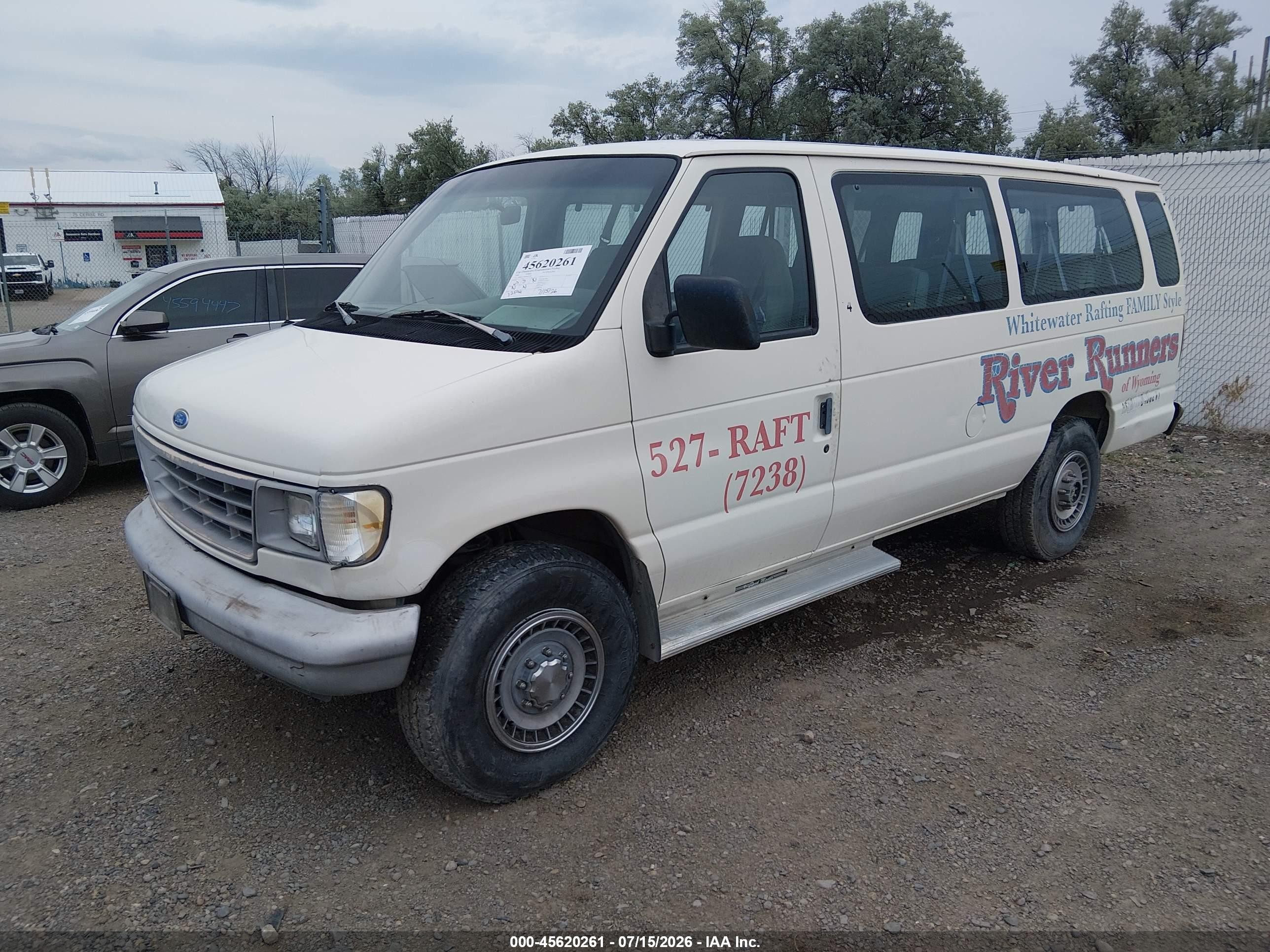 1994 Ford Econoline E350 Super Duty Cream vin: 1FBJS31Y5RHB52587