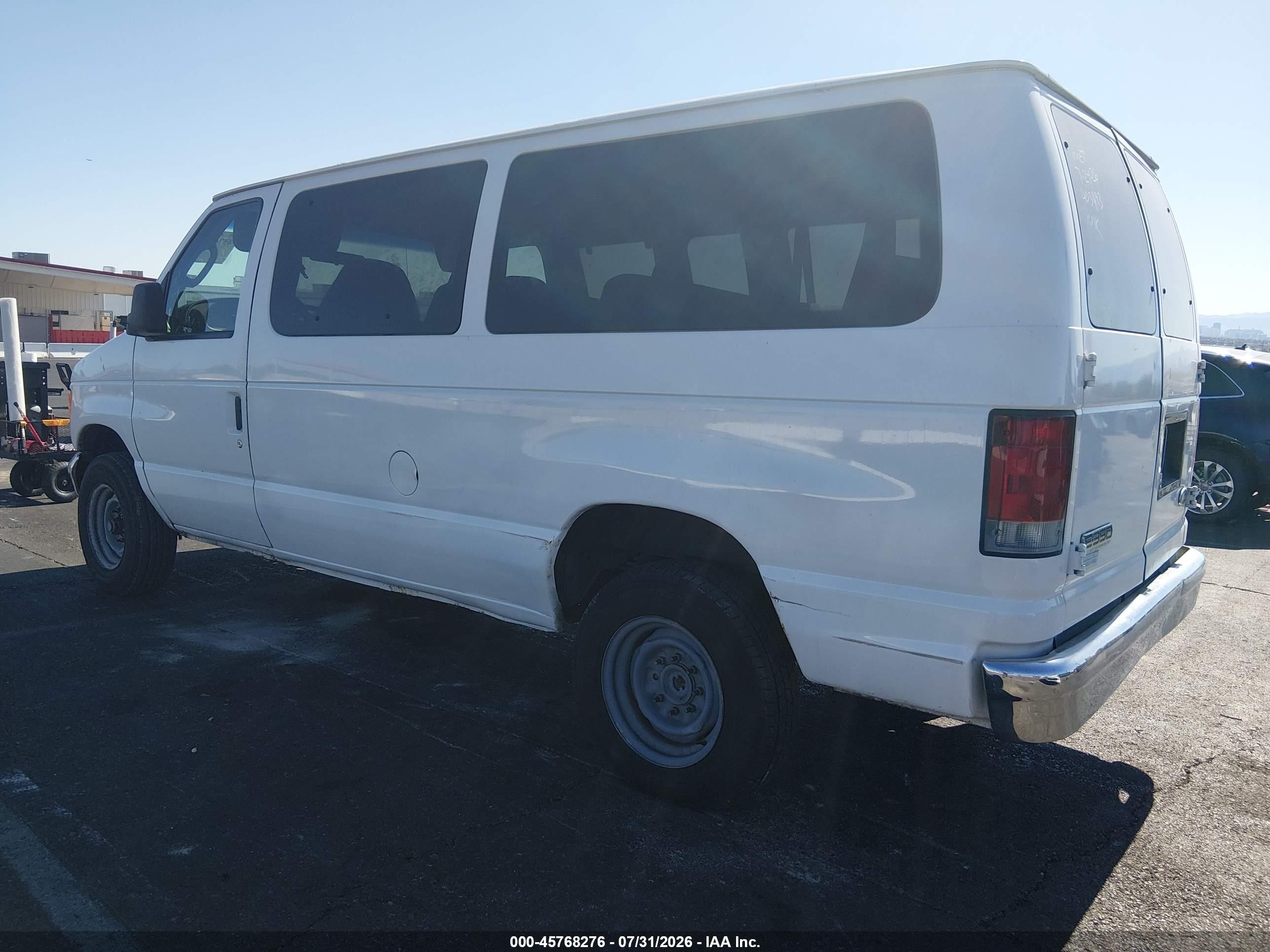 2006 Ford E-350 Super Duty Chateau/xl/xlt White vin: 1FBNE31L06DA43812