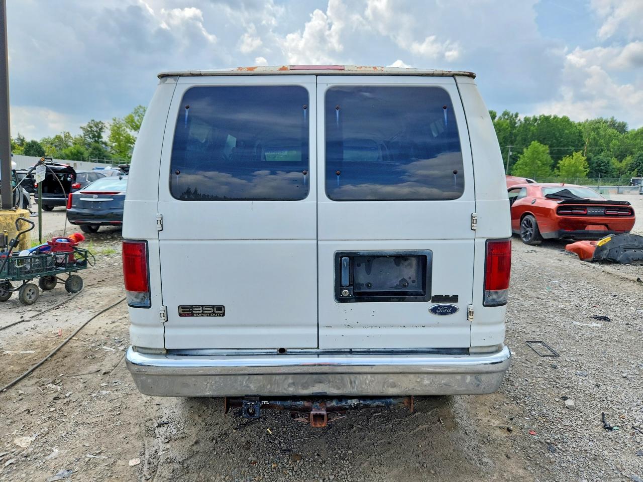 2006 Ford Econoline E350 Super Duty Wagon White vin: 1FBNE31L06HA16196