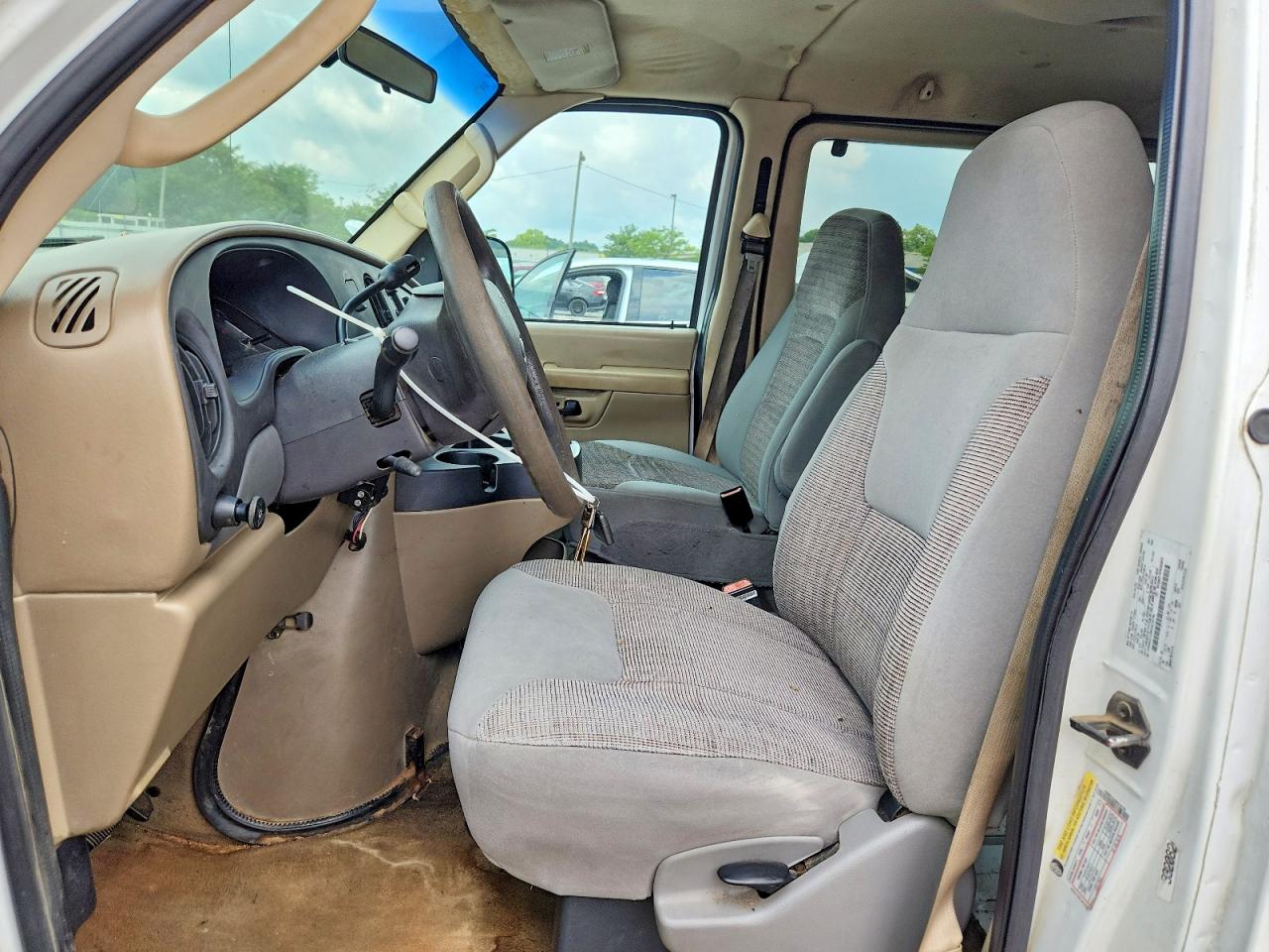 2006 Ford Econoline E350 Super Duty Wagon White vin: 1FBNE31L06HA16196