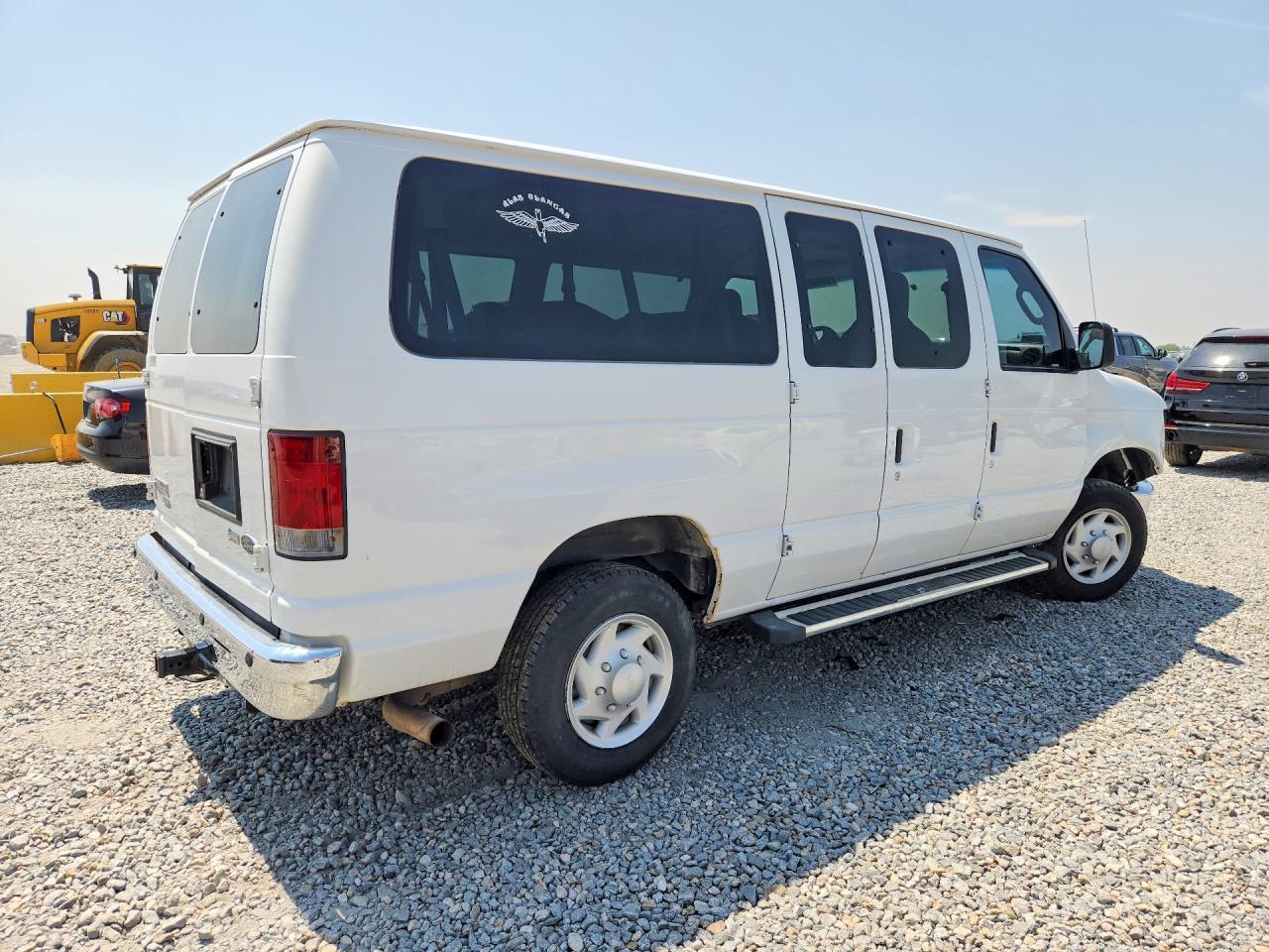 2009 Ford Econoline E350 Super Duty Wagon White vin: 1FBNE31L09DA74773