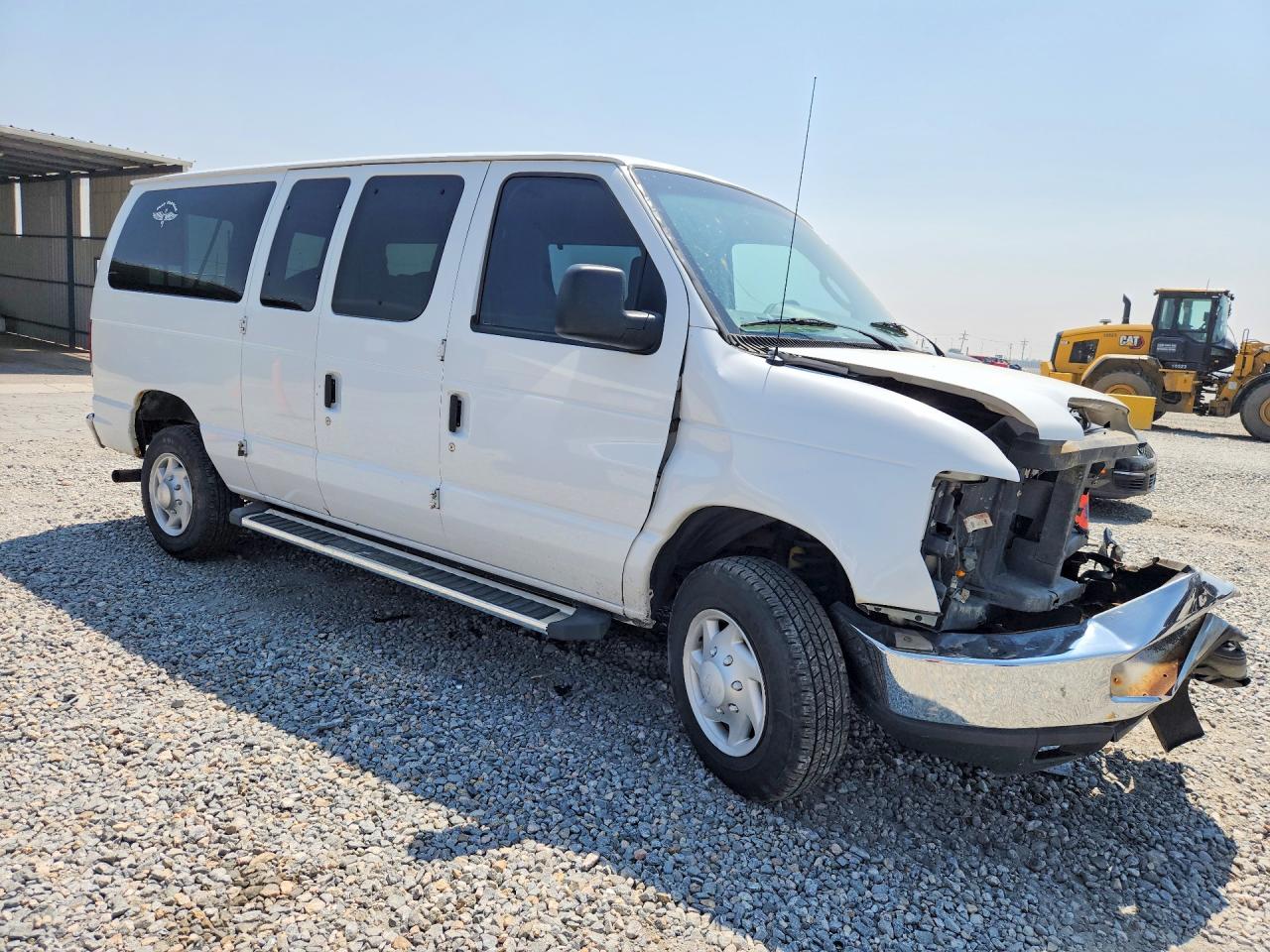 2009 Ford Econoline E350 Super Duty Wagon White vin: 1FBNE31L09DA74773