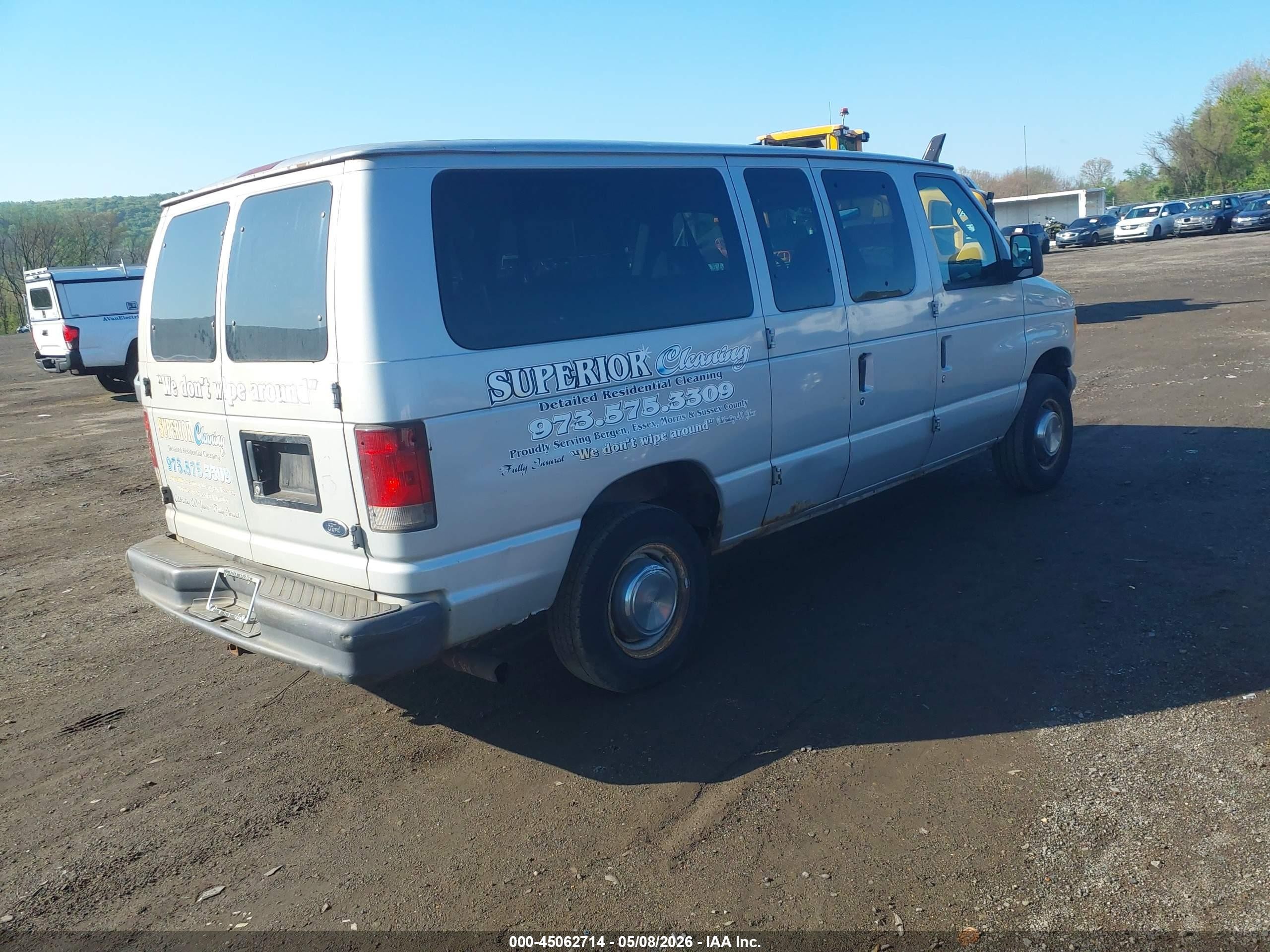 2005 Ford E-350 Super Duty   Silver vin: 1FBNE31L15HB43764