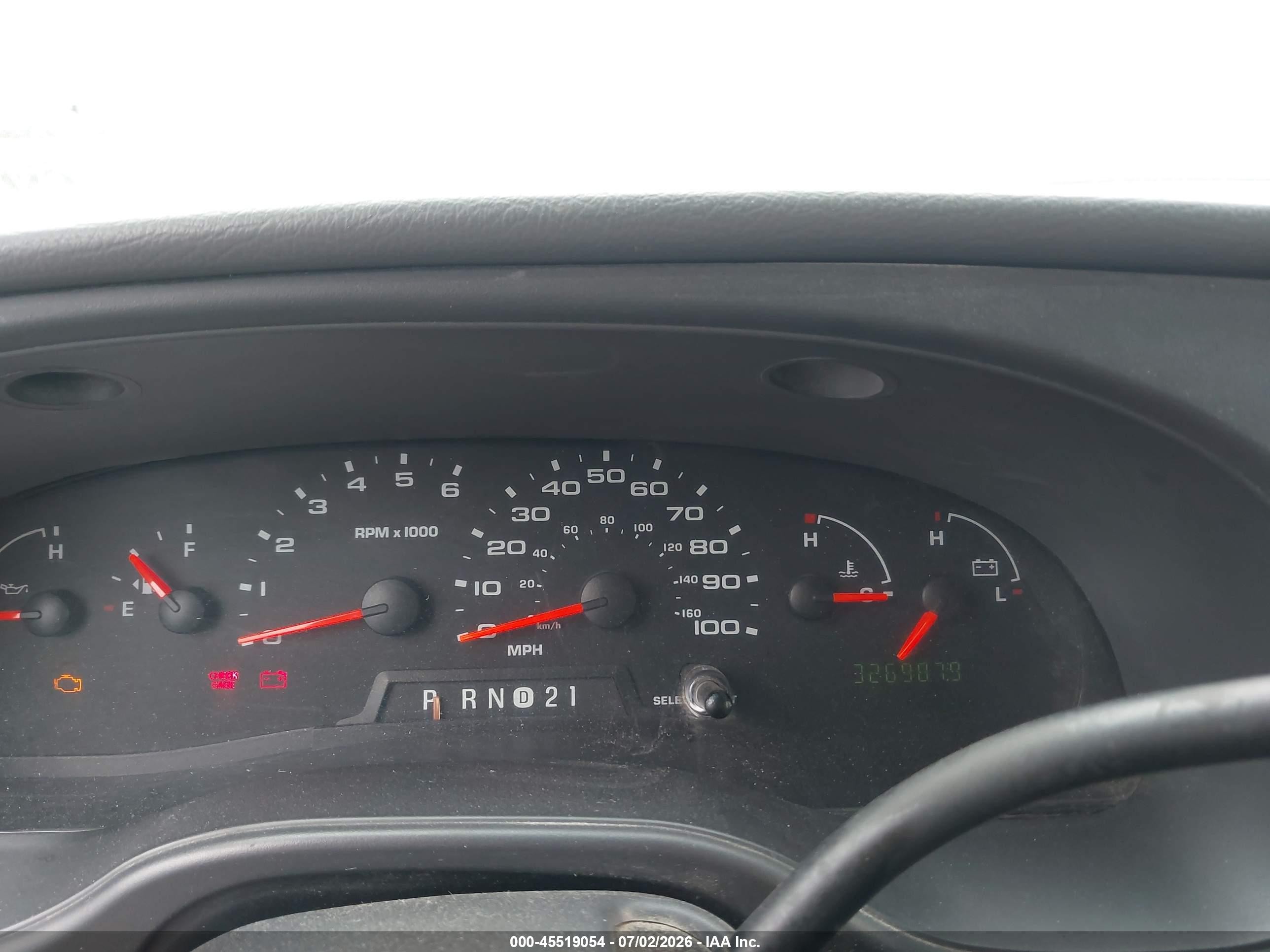 2006 Ford E-350 Super Duty Chateau/xl/xlt Silver vin: 1FBNE31L16DA99094
