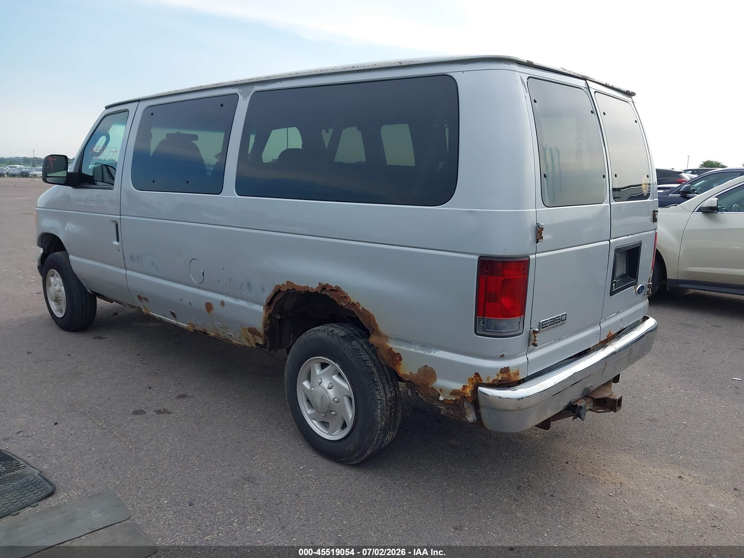 2006 Ford E-350 Super Duty Chateau/xl/xlt Silver vin: 1FBNE31L16DA99094