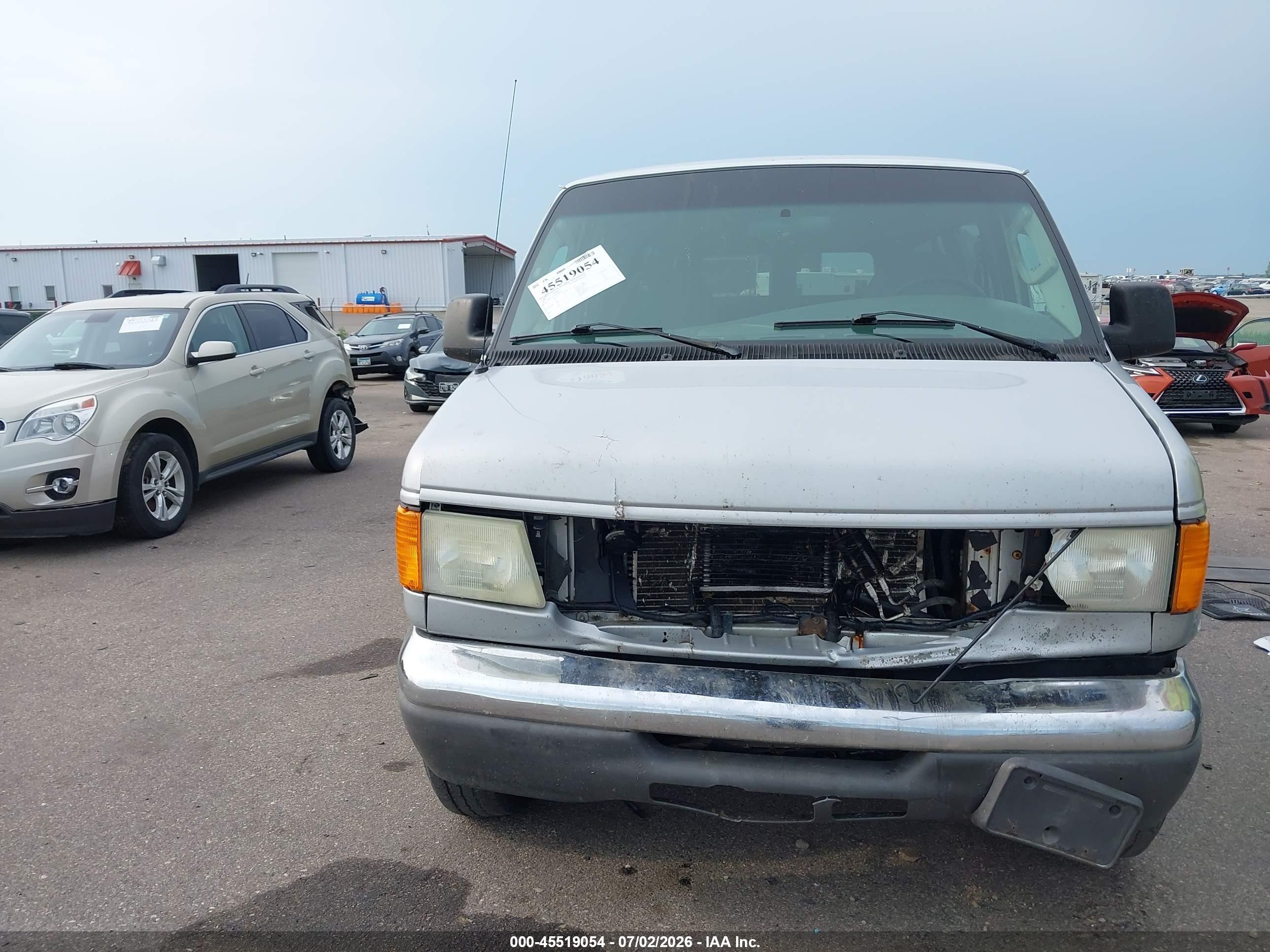 2006 Ford E-350 Super Duty Chateau/xl/xlt Silver vin: 1FBNE31L16DA99094