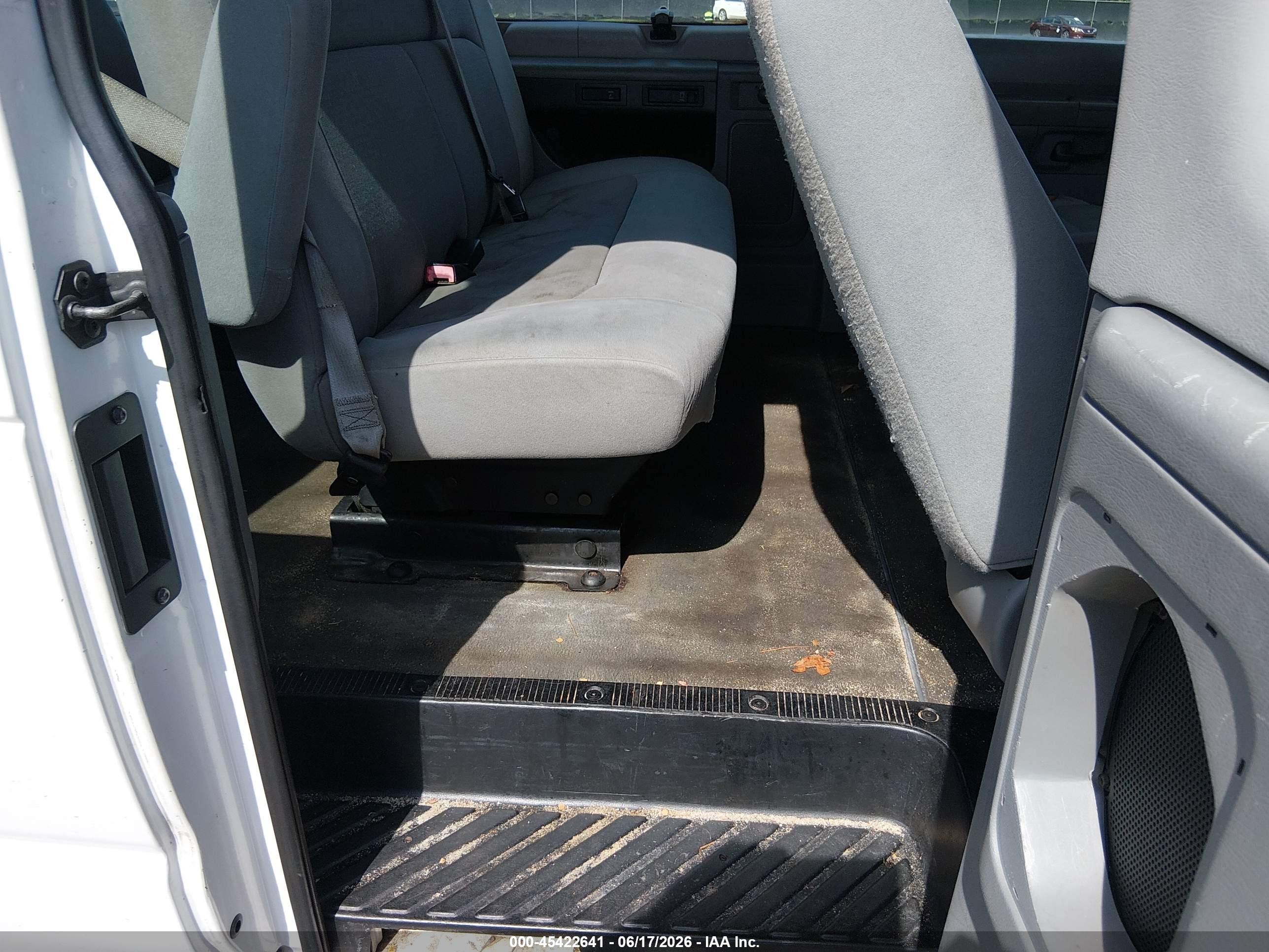 2009 Ford E-350 Super Duty Xl/xlt White vin: 1FBNE31L19DA11813