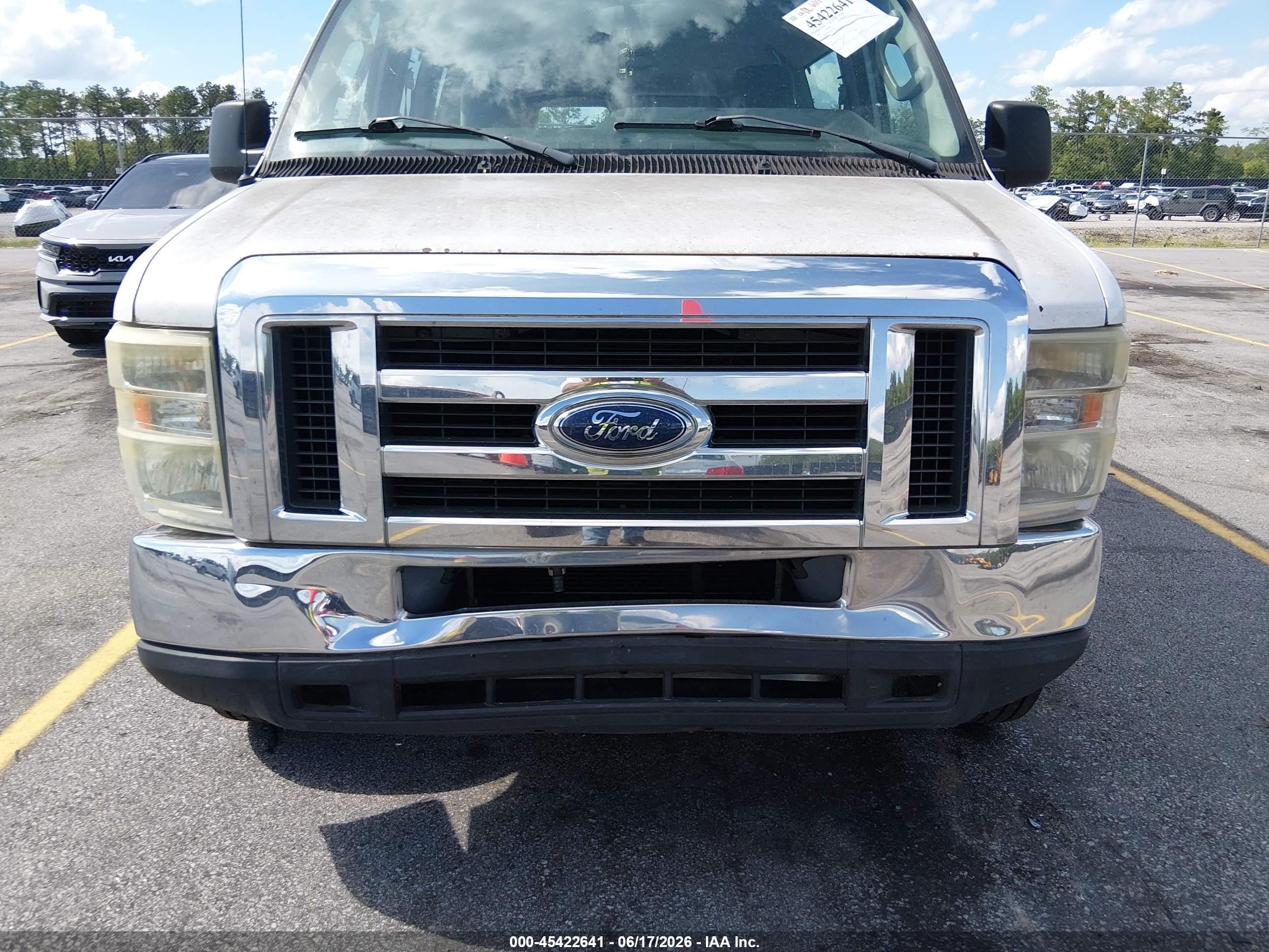 2009 Ford E-350 Super Duty Xl/xlt White vin: 1FBNE31L19DA11813