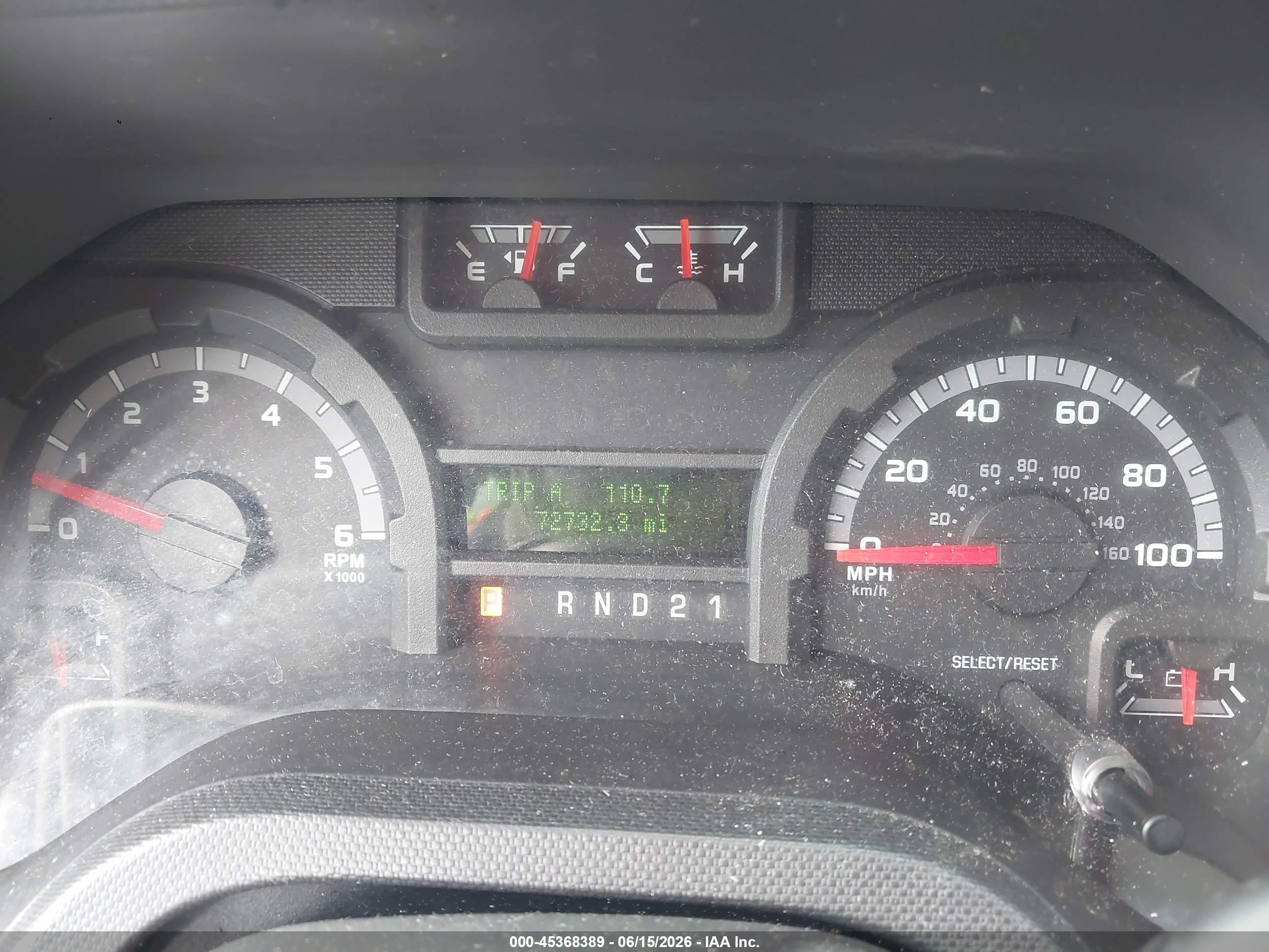 2009 Ford E-350 Super Duty   White vin: 1FBNE31L19DA41037