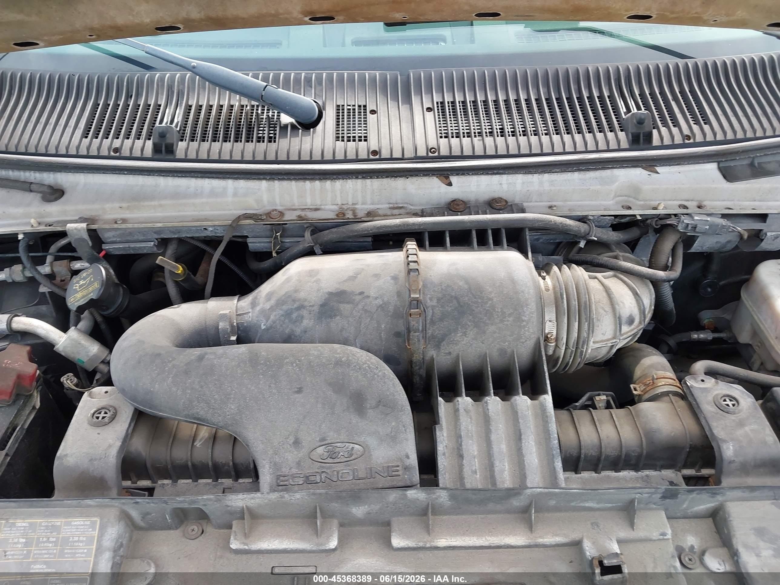 2009 Ford E-350 Super Duty   White vin: 1FBNE31L19DA41037