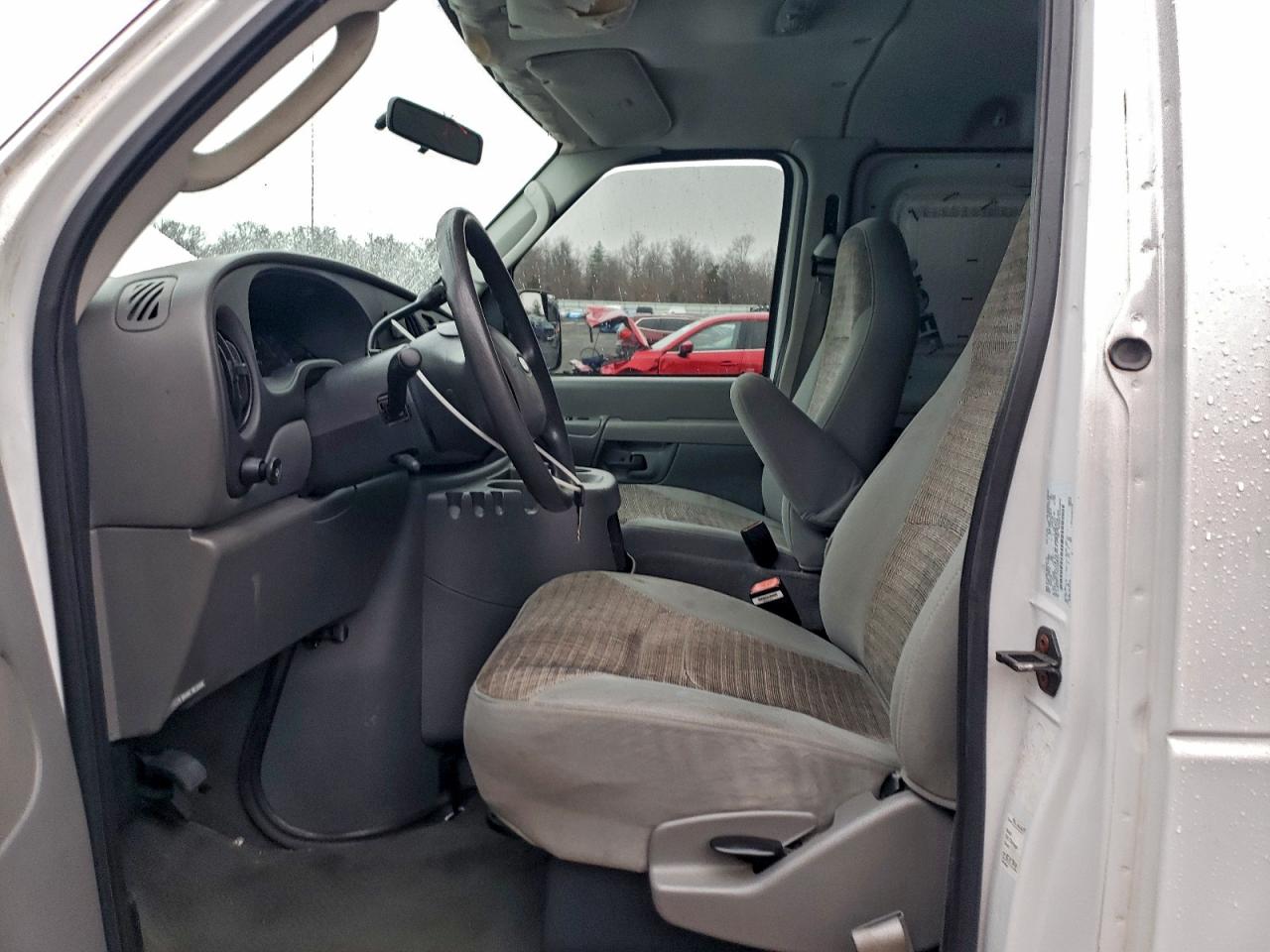 2004 Ford Econoline E350 Super Duty Wagon White vin: 1FBNE31L24HA85369