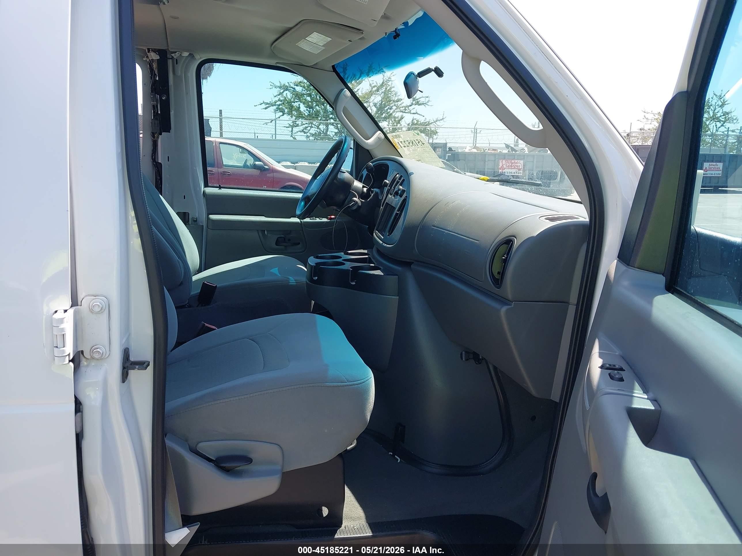 2008 Ford E-350 Super Duty Xl/xlt White vin: 1FBNE31L28DB37872