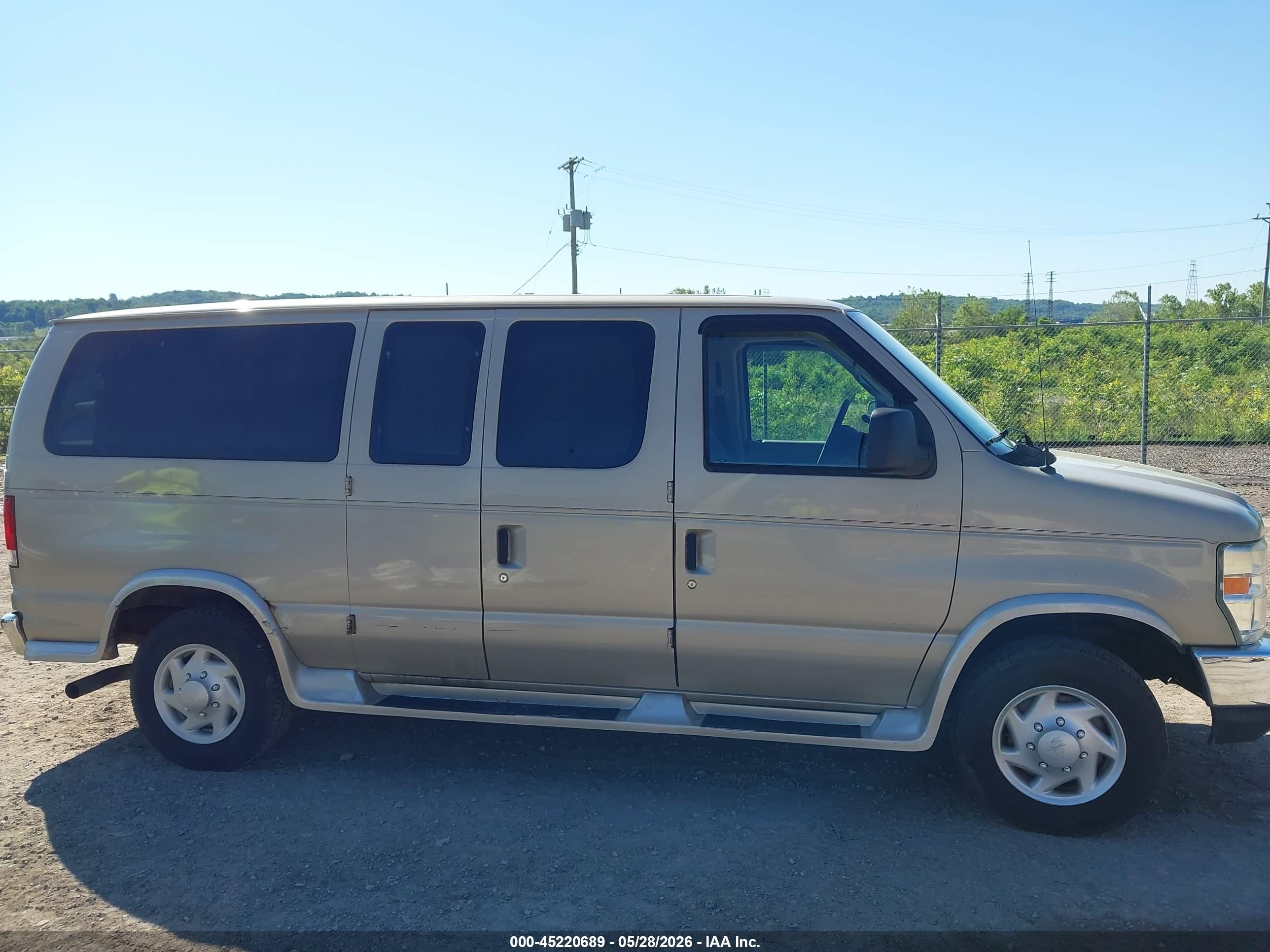 2009 Ford E-350 Super Duty Xl/xlt Beige vin: 1FBNE31L29DA68733
