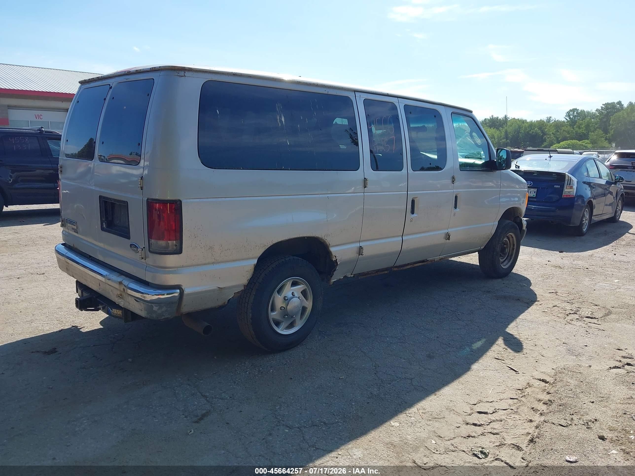 2007 Ford E-350 Super Duty Xl/xlt Silver vin: 1FBNE31L37DA84923