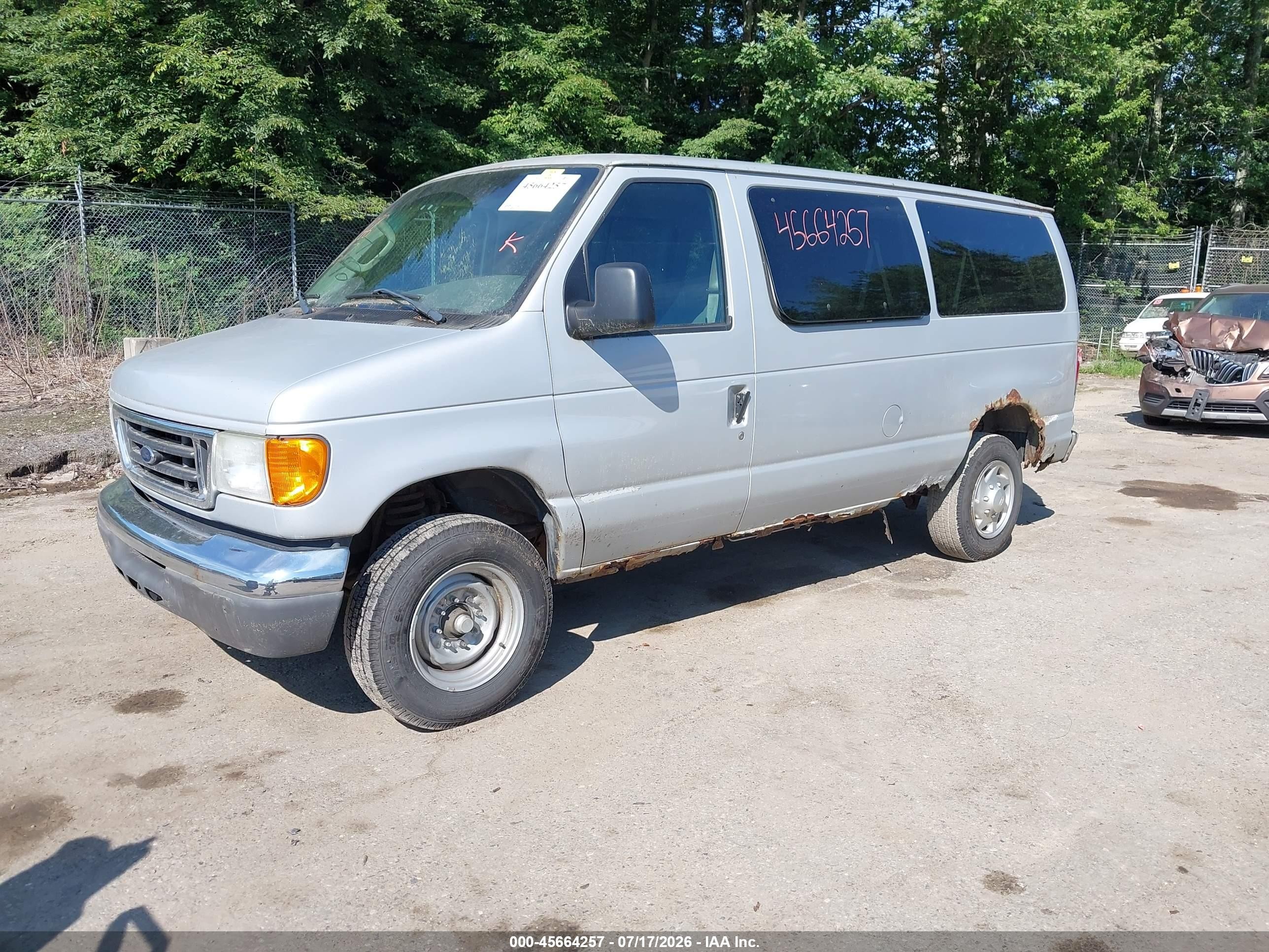 2007 Ford E-350 Super Duty Xl/xlt Silver vin: 1FBNE31L37DA84923