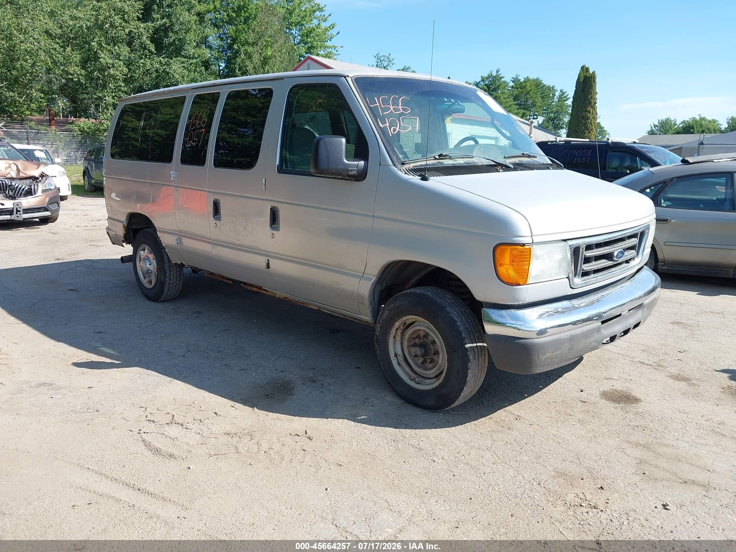 2007 Ford E-350 Super Duty Xl/xlt Silver vin: 1FBNE31L37DA84923