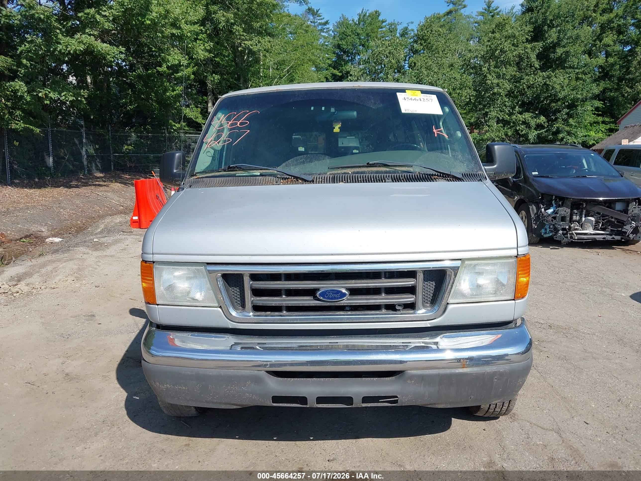 2007 Ford E-350 Super Duty Xl/xlt Silver vin: 1FBNE31L37DA84923