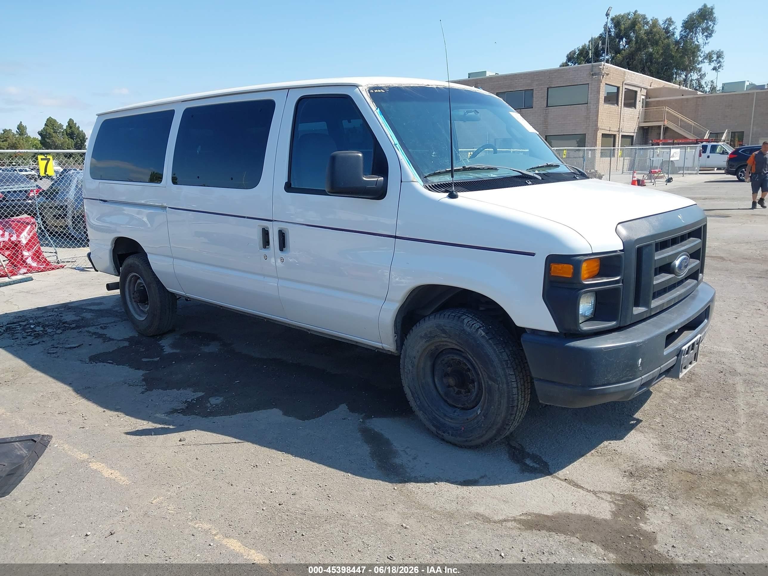 2008 Ford E-350 Super Duty Xl/xlt White vin: 1FBNE31L38DA24741