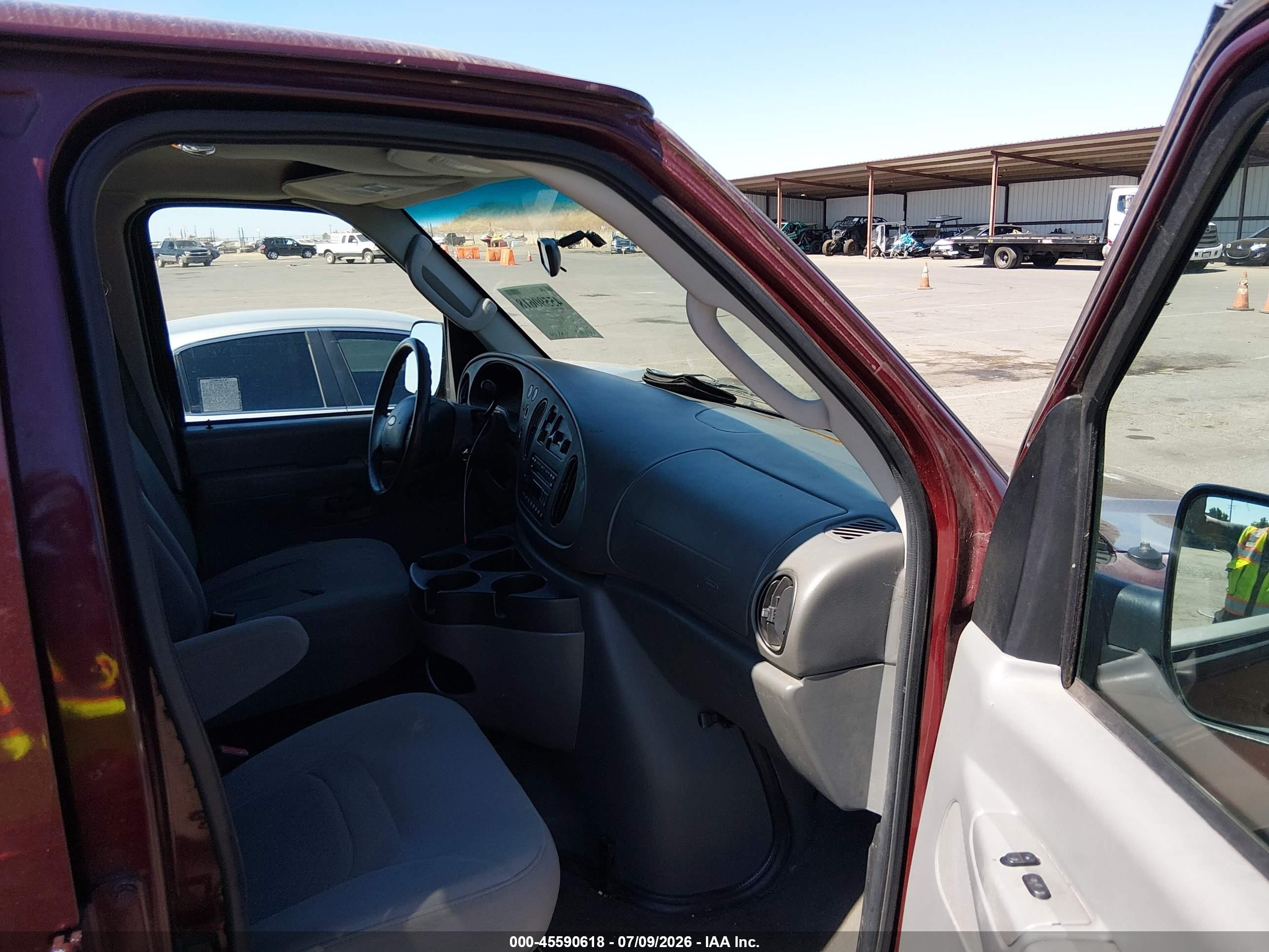 2008 Ford E-350 Super Duty Xl/xlt Maroon vin: 1FBNE31L38DA74006