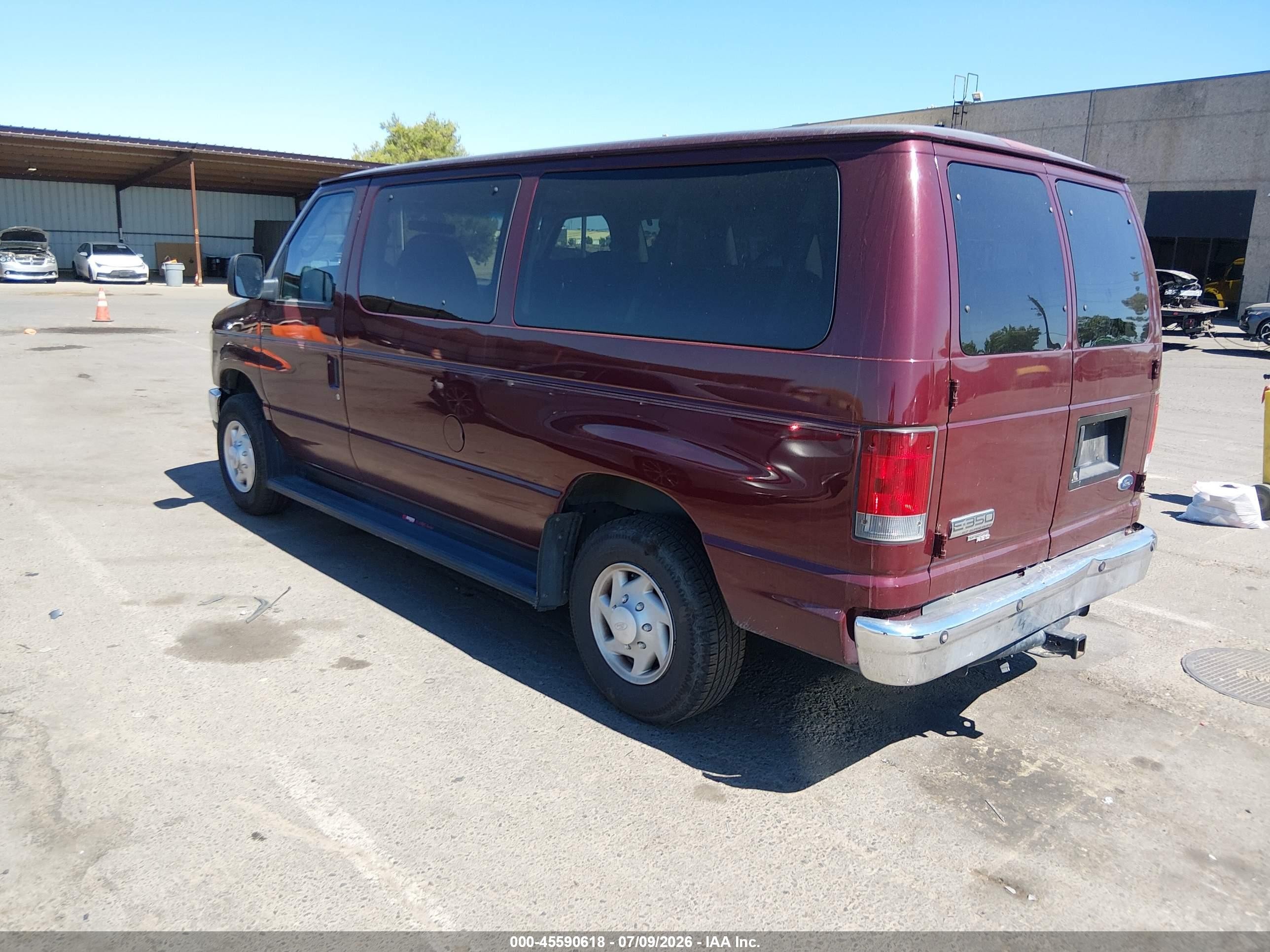 2008 Ford E-350 Super Duty Xl/xlt Maroon vin: 1FBNE31L38DA74006