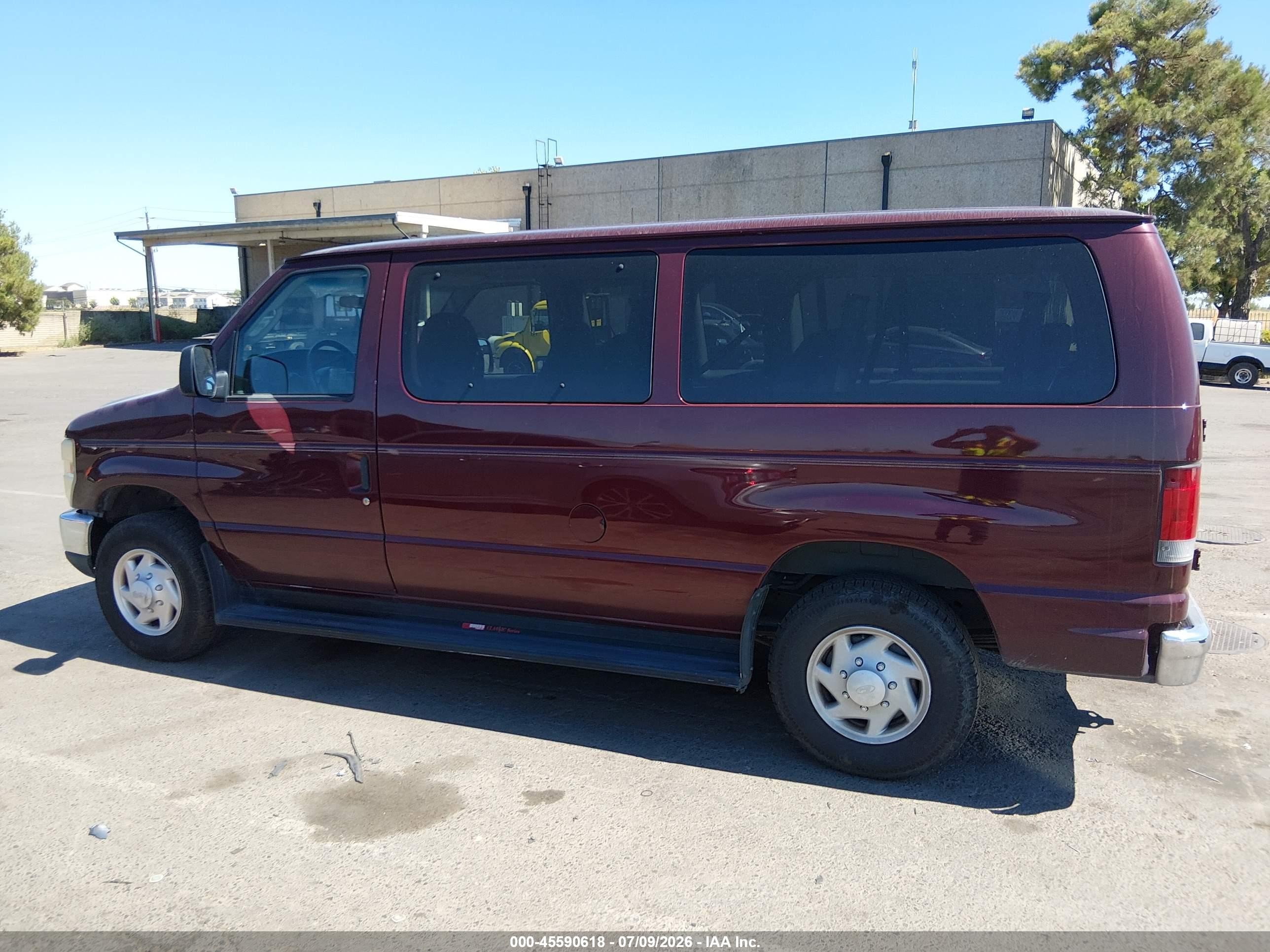 2008 Ford E-350 Super Duty Xl/xlt Maroon vin: 1FBNE31L38DA74006