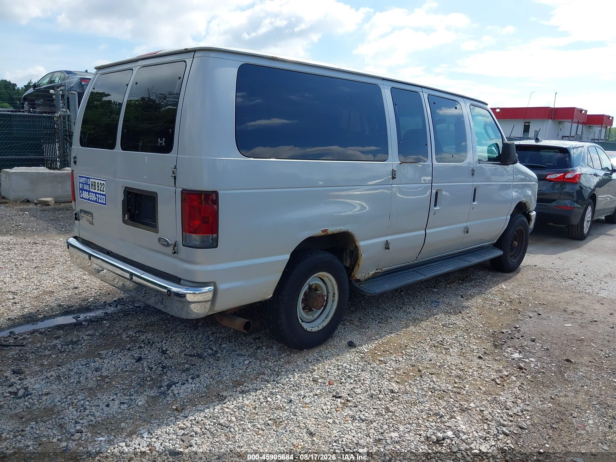2008 Ford E-350 Super Duty Xl/xlt Silver vin: 1FBNE31L38DA80467