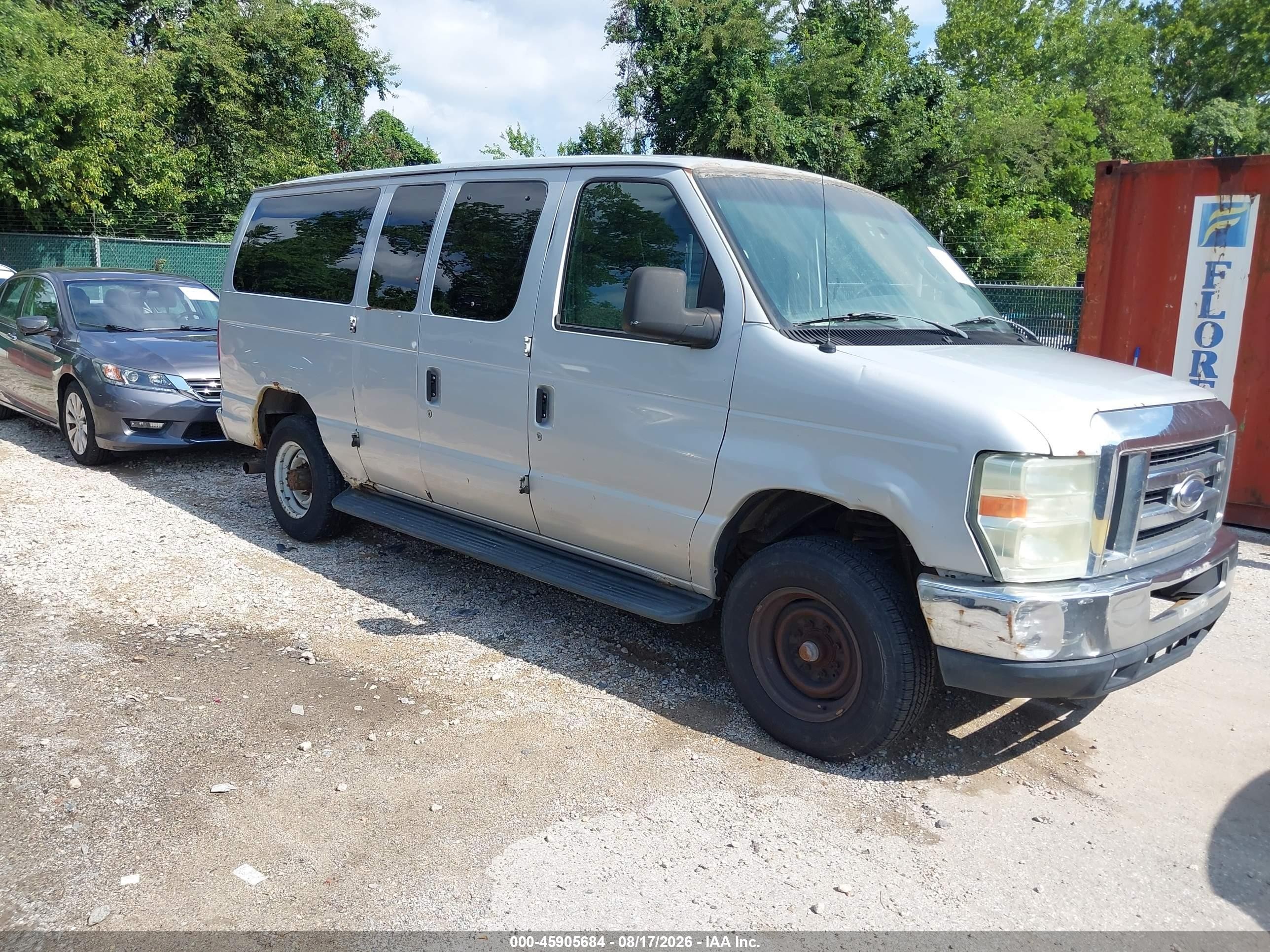 2008 Ford E-350 Super Duty Xl/xlt Silver vin: 1FBNE31L38DA80467