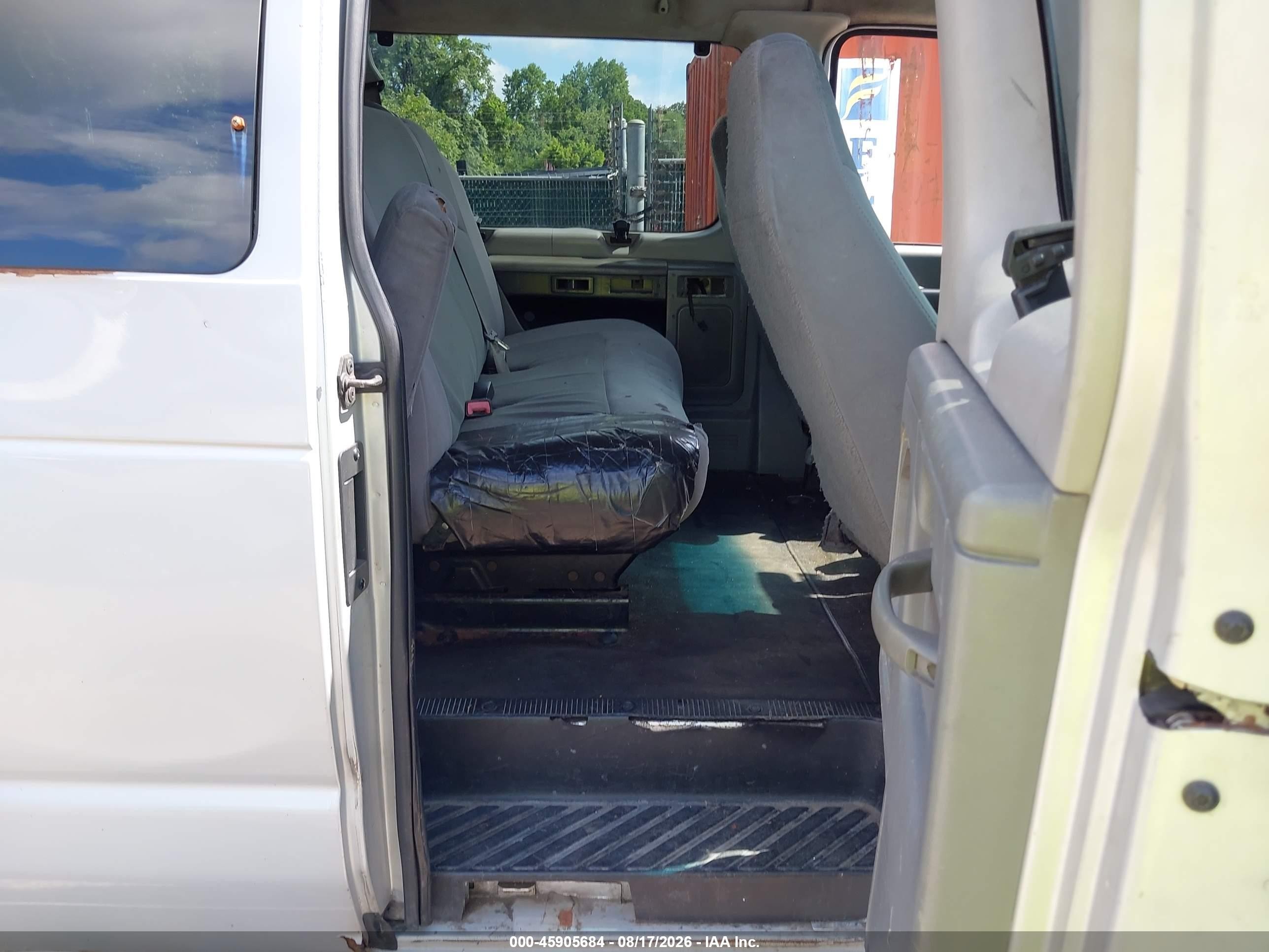 2008 Ford E-350 Super Duty Xl/xlt Silver vin: 1FBNE31L38DA80467