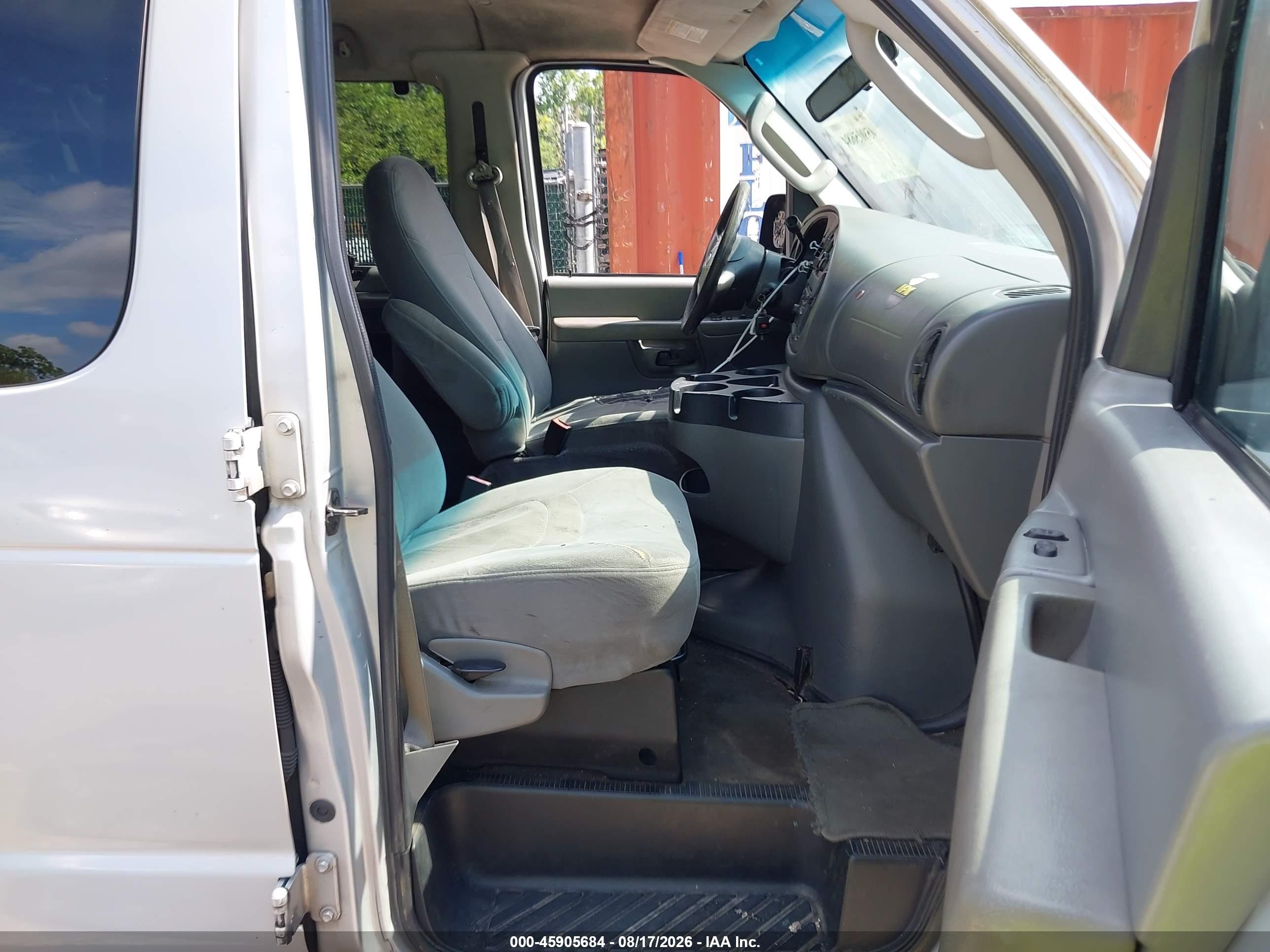 2008 Ford E-350 Super Duty Xl/xlt Silver vin: 1FBNE31L38DA80467