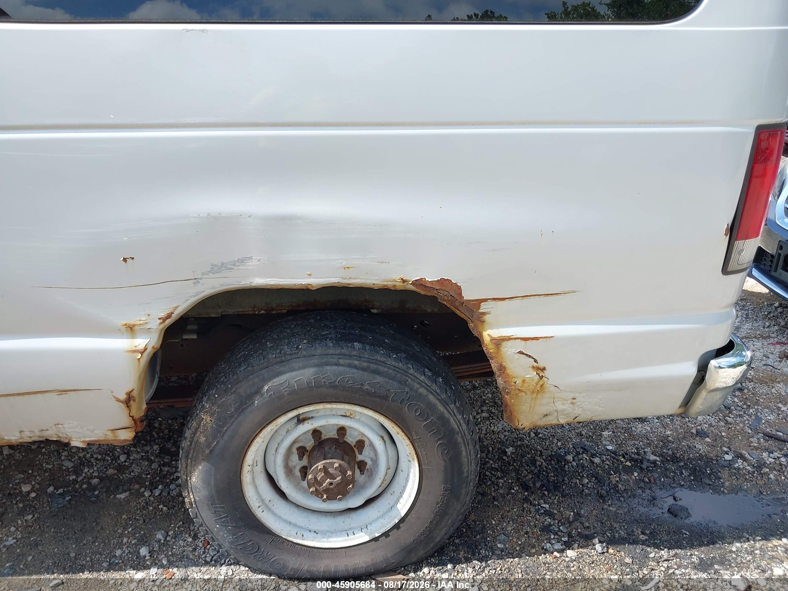 2008 Ford E-350 Super Duty Xl/xlt Silver vin: 1FBNE31L38DA80467