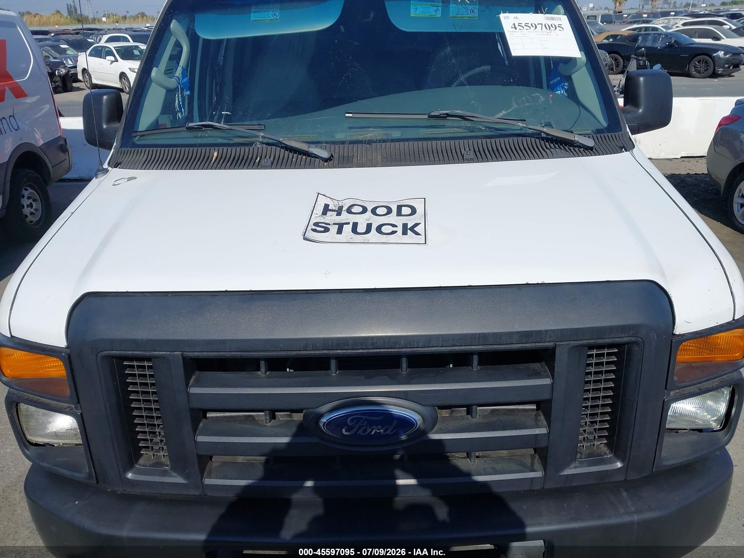2008 Ford E-350 Super Duty Xl/xlt White vin: 1FBNE31L38DB04119