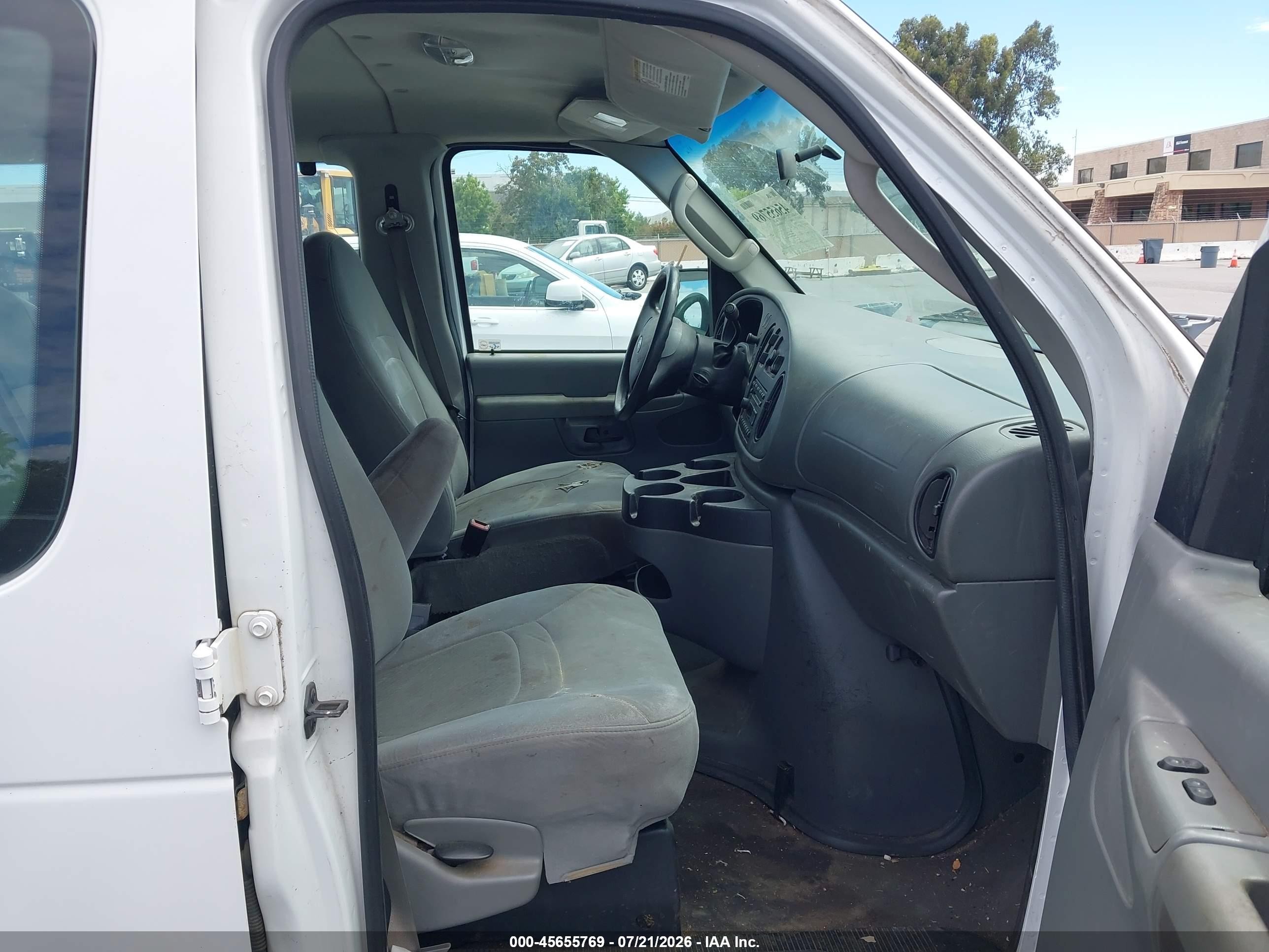 2008 Ford E-350 Super Duty Xl/xlt White vin: 1FBNE31L38DB14617