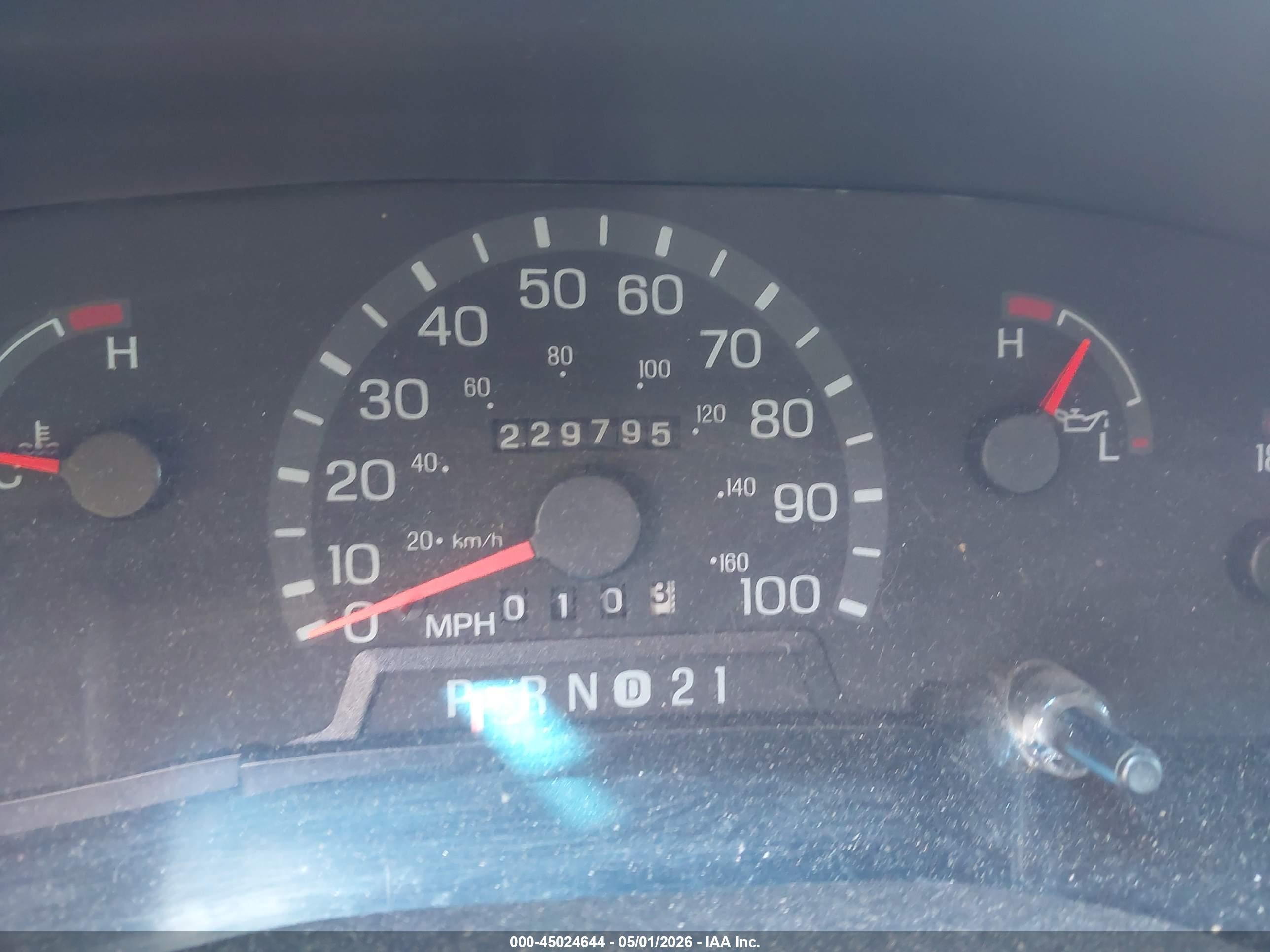 1998 Ford Club Wagon Xl/xlt White vin: 1FBNE31L3WHA52139