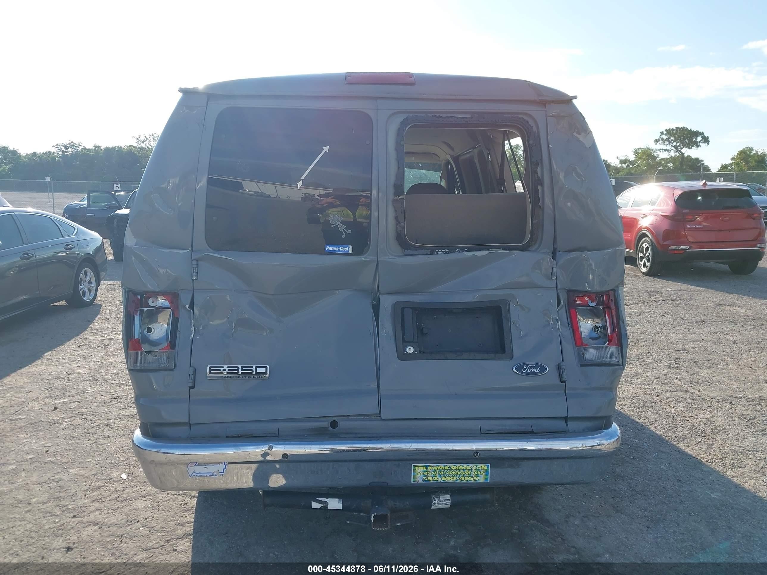 2006 Ford E-350 Super Duty Chateau/xl/xlt Gray vin: 1FBNE31L46DA51864