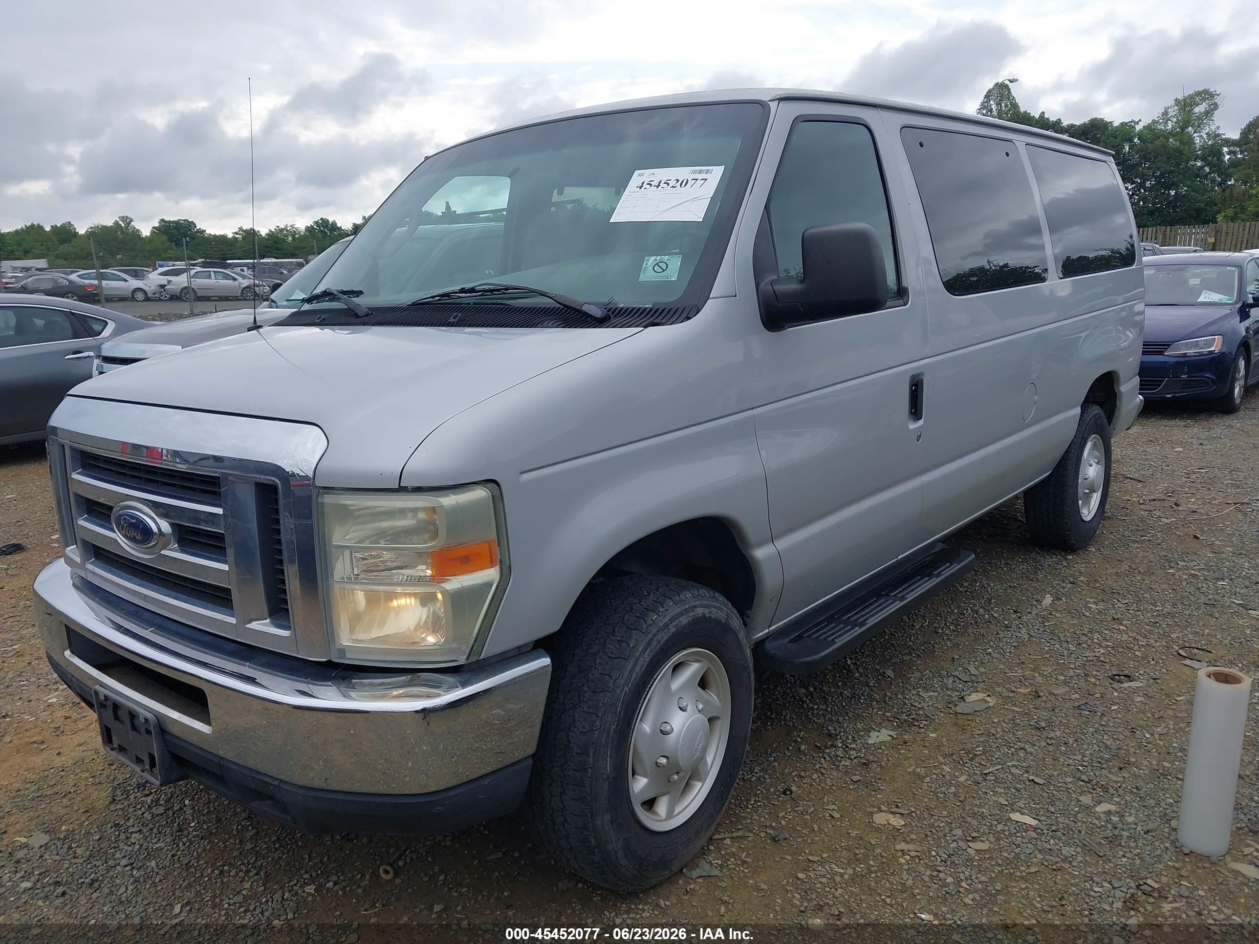 2008 Ford E-350 Super Duty Xl/xlt Silver vin: 1FBNE31L48DB00533