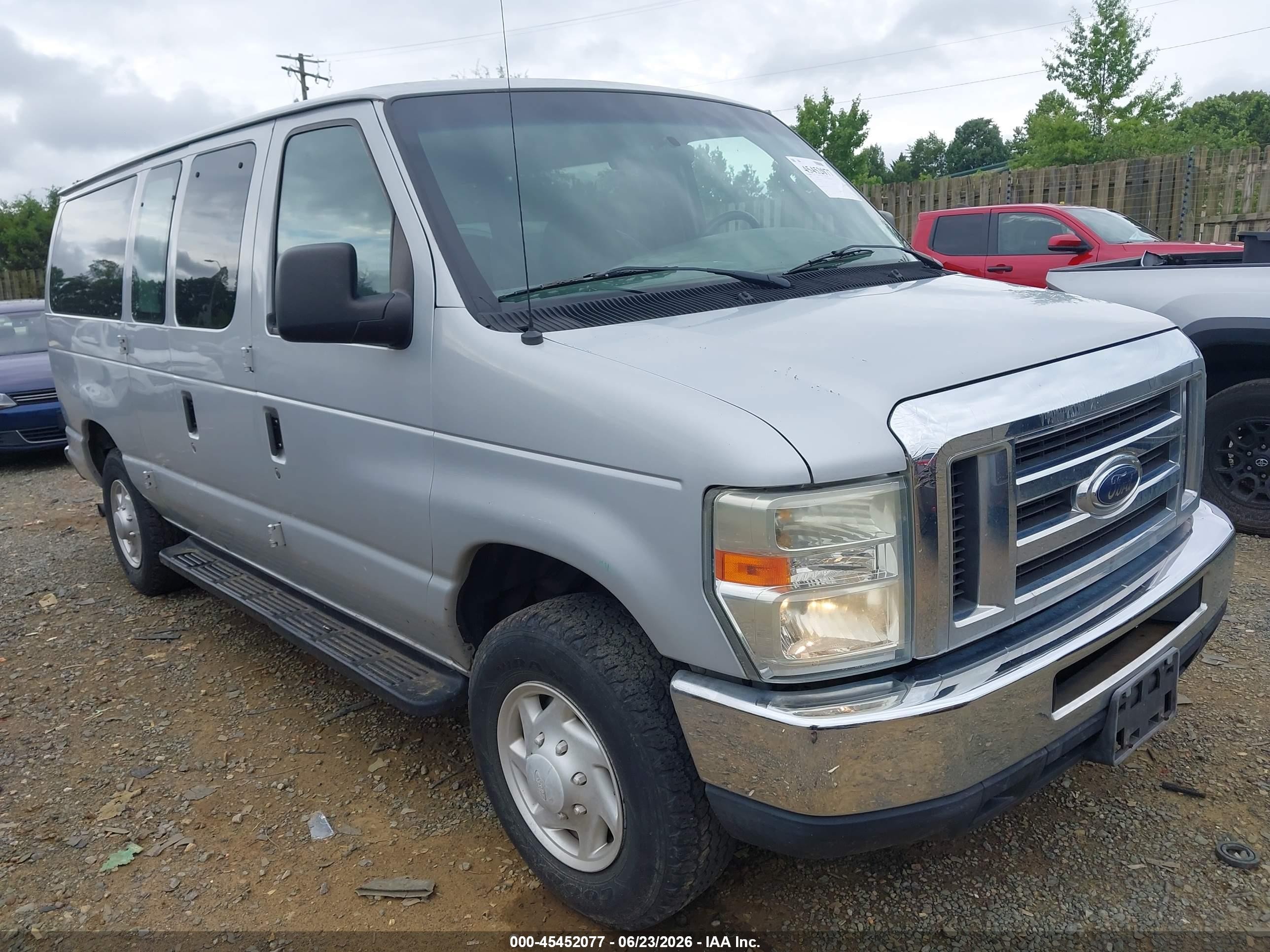 2008 Ford E-350 Super Duty Xl/xlt Silver vin: 1FBNE31L48DB00533