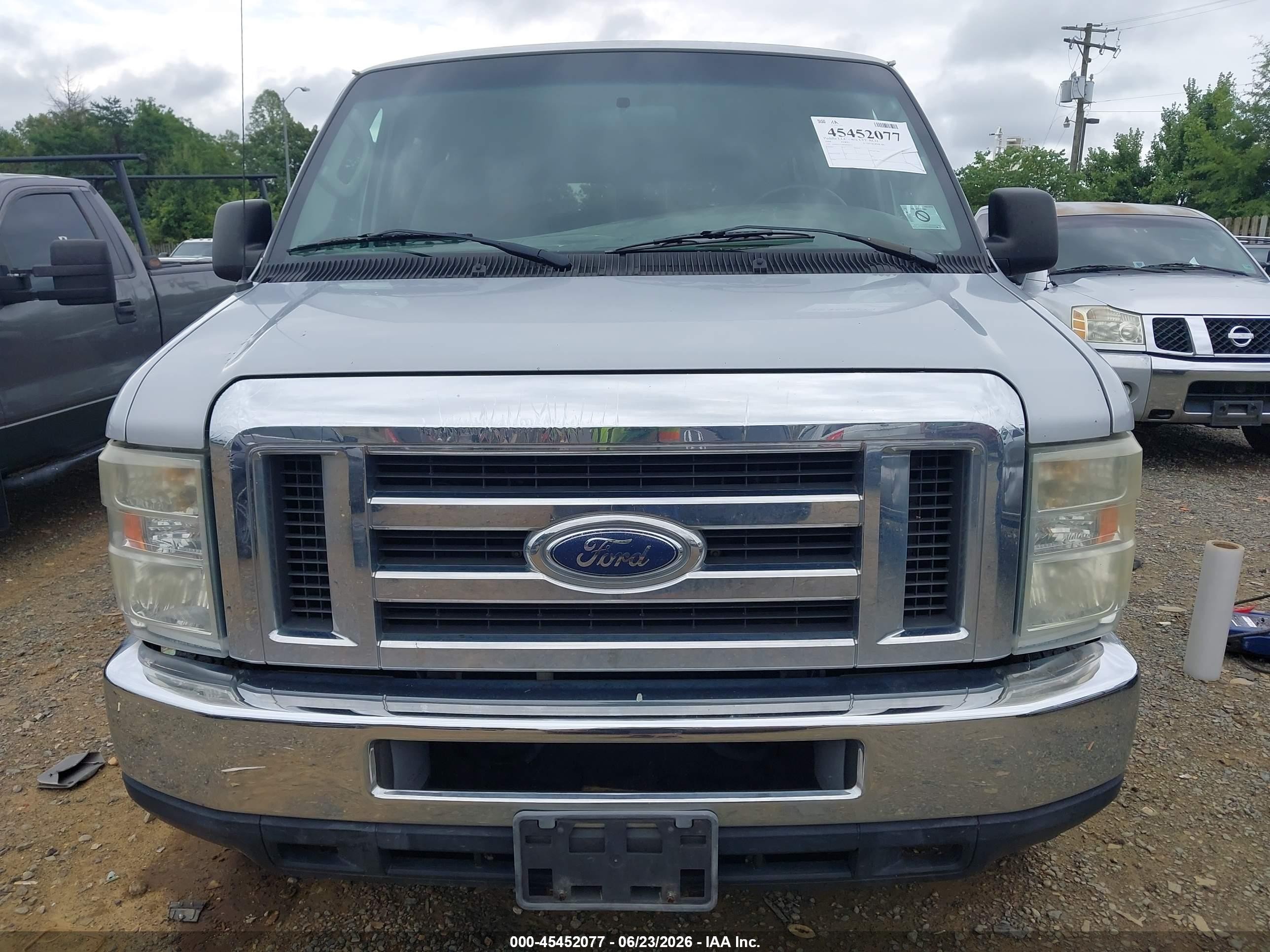 2008 Ford E-350 Super Duty Xl/xlt Silver vin: 1FBNE31L48DB00533