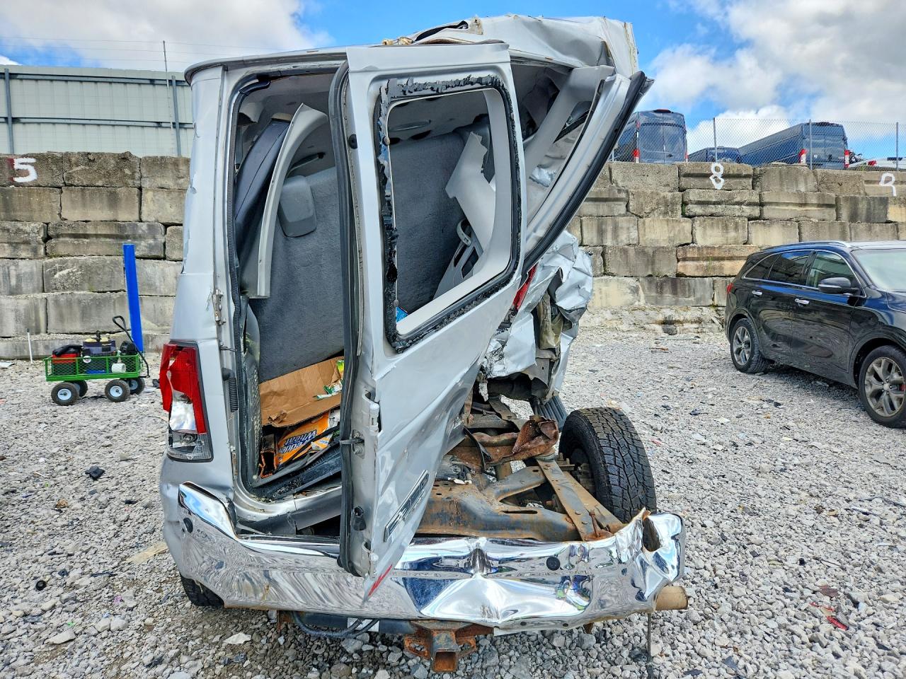 2009 Ford Econoline E350 Super Duty Wagon Silver vin: 1FBNE31L49DA47902