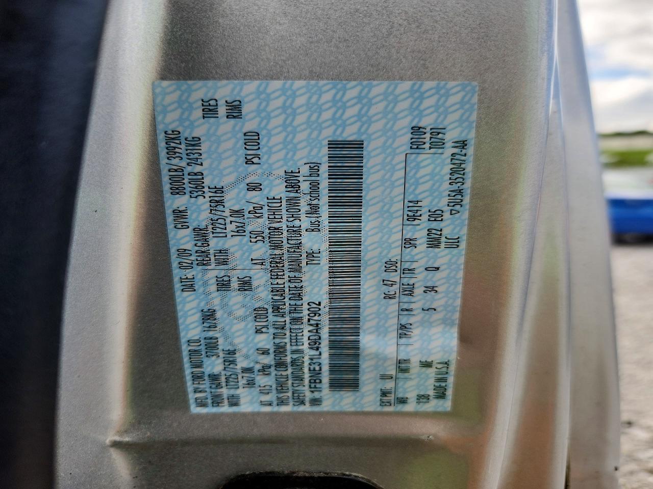 2009 Ford Econoline E350 Super Duty Wagon Silver vin: 1FBNE31L49DA47902
