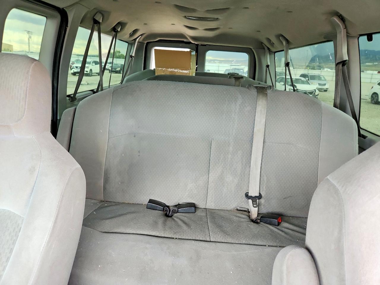 2009 Ford Econoline E350 Super Duty Wagon Silver vin: 1FBNE31L49DA56387