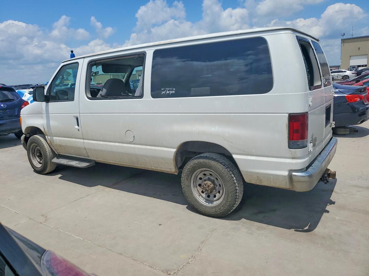 2007 Ford E-350 White vin: 1FBNE31L57DA39983