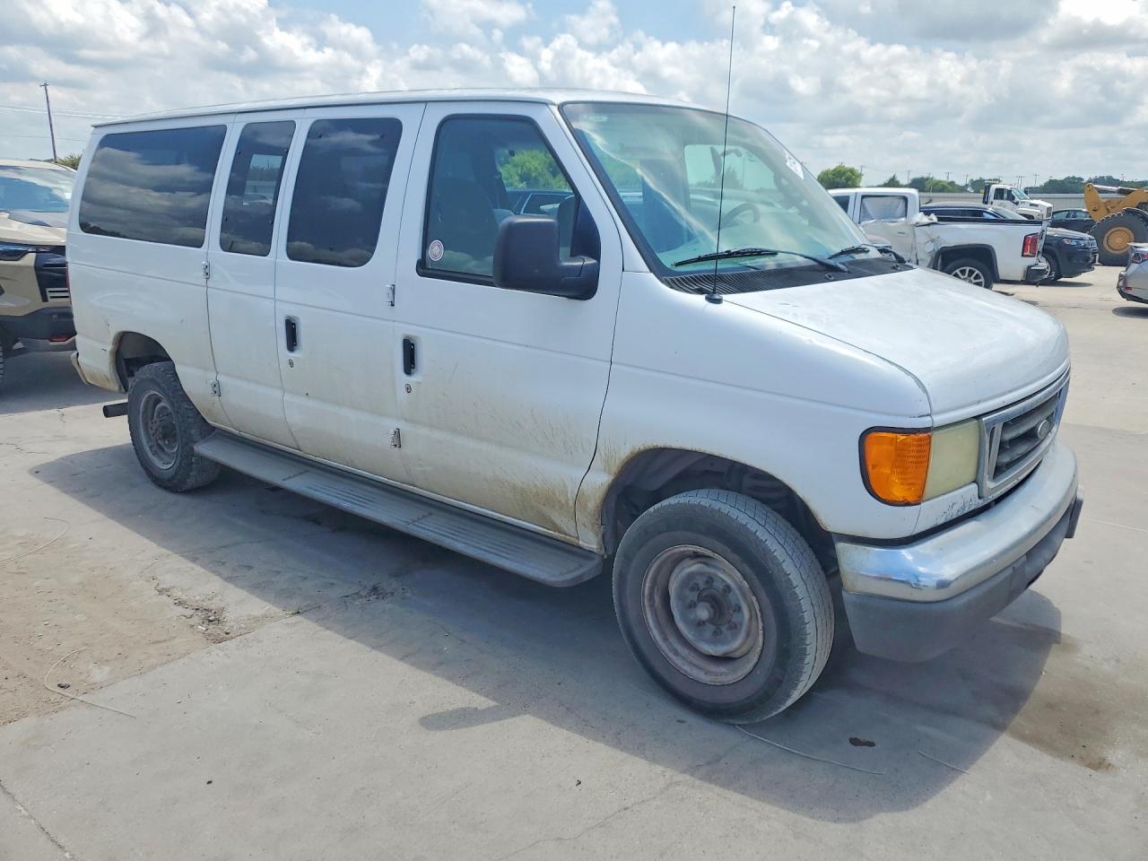 2007 Ford E-350 White vin: 1FBNE31L57DA39983